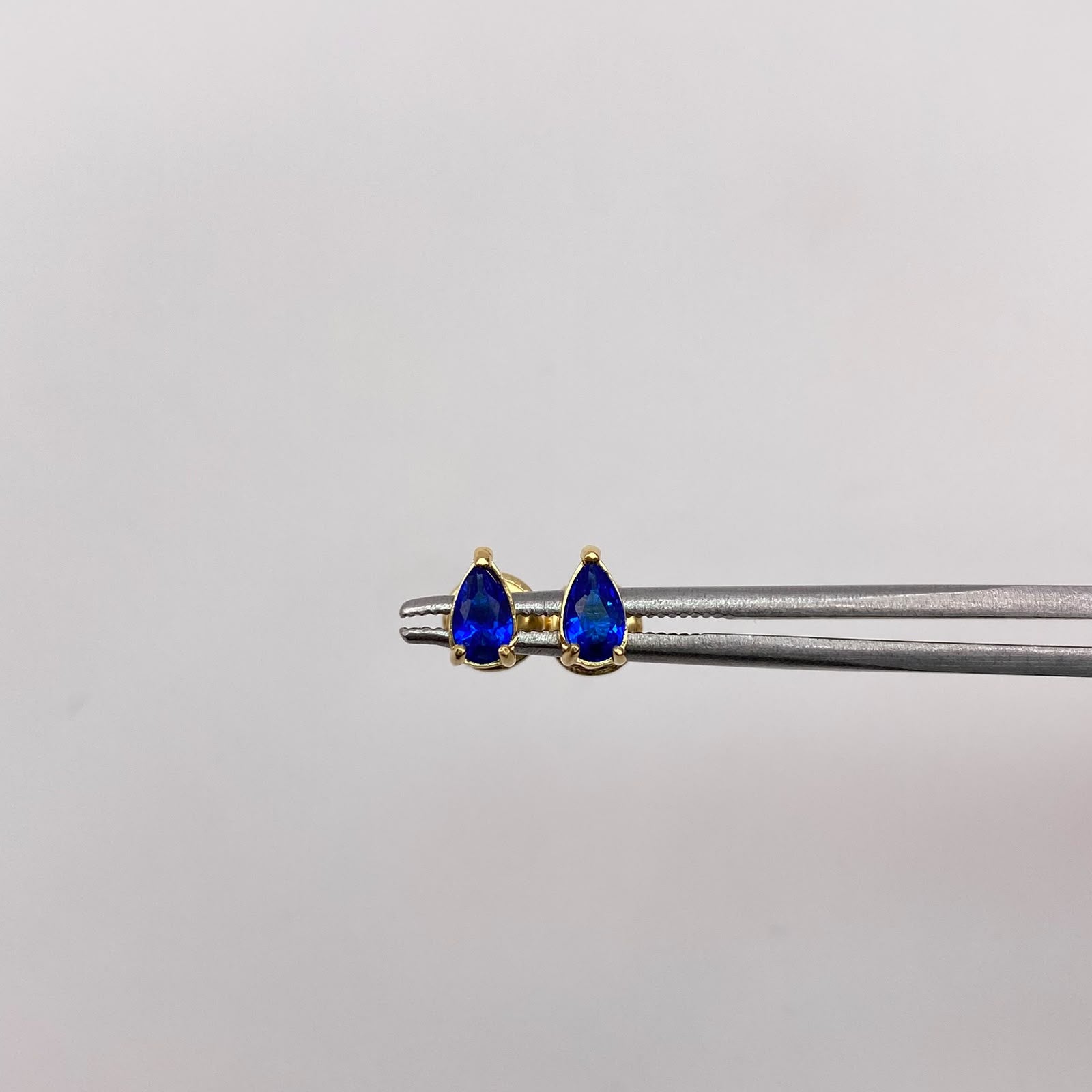 Topos gota circón azul rey Oro amarillo 18k 0,7 Gr / 3,4 mm
