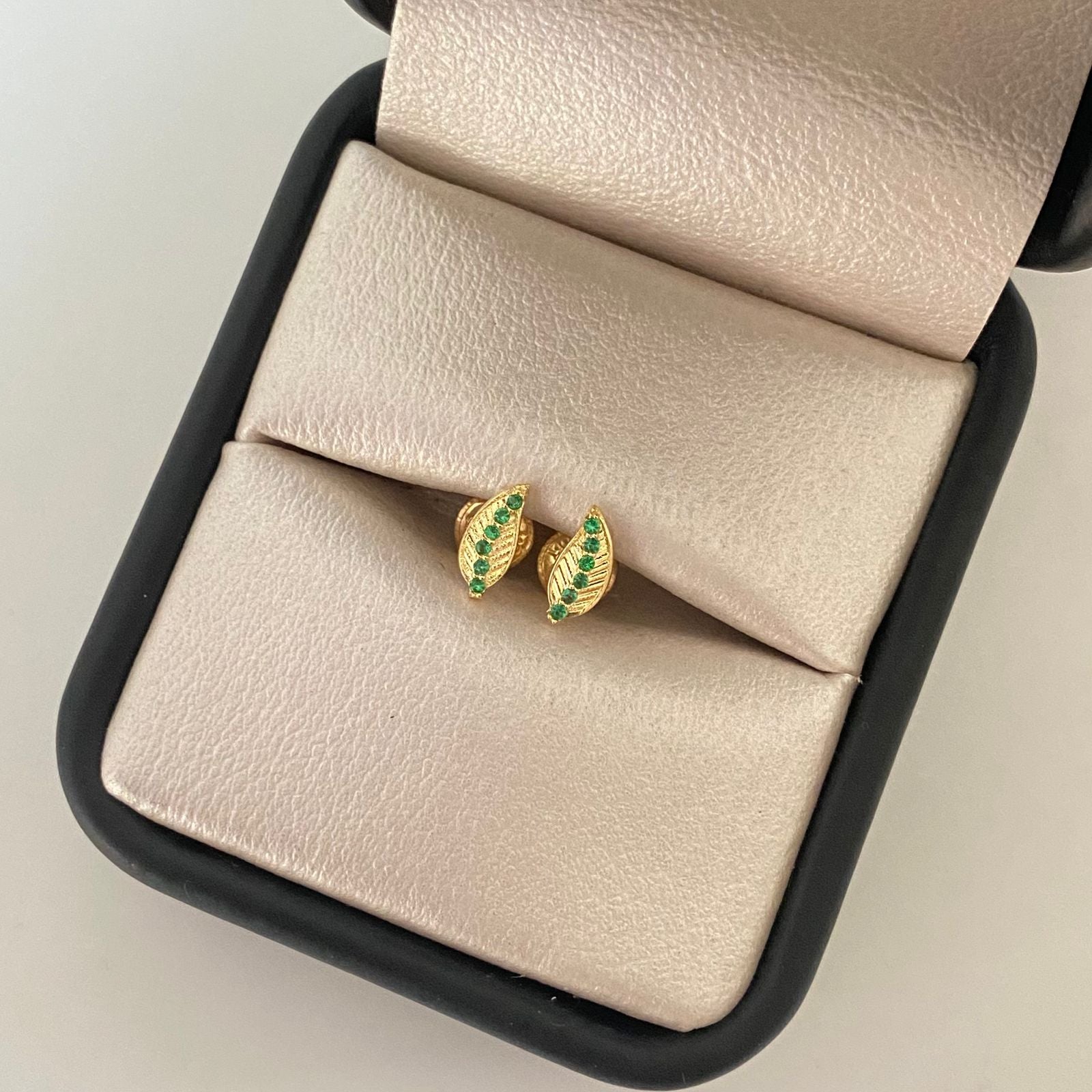 Topos hoja circones verdes Oro amarillo 18k 0,75 Gr / 3,65 mm