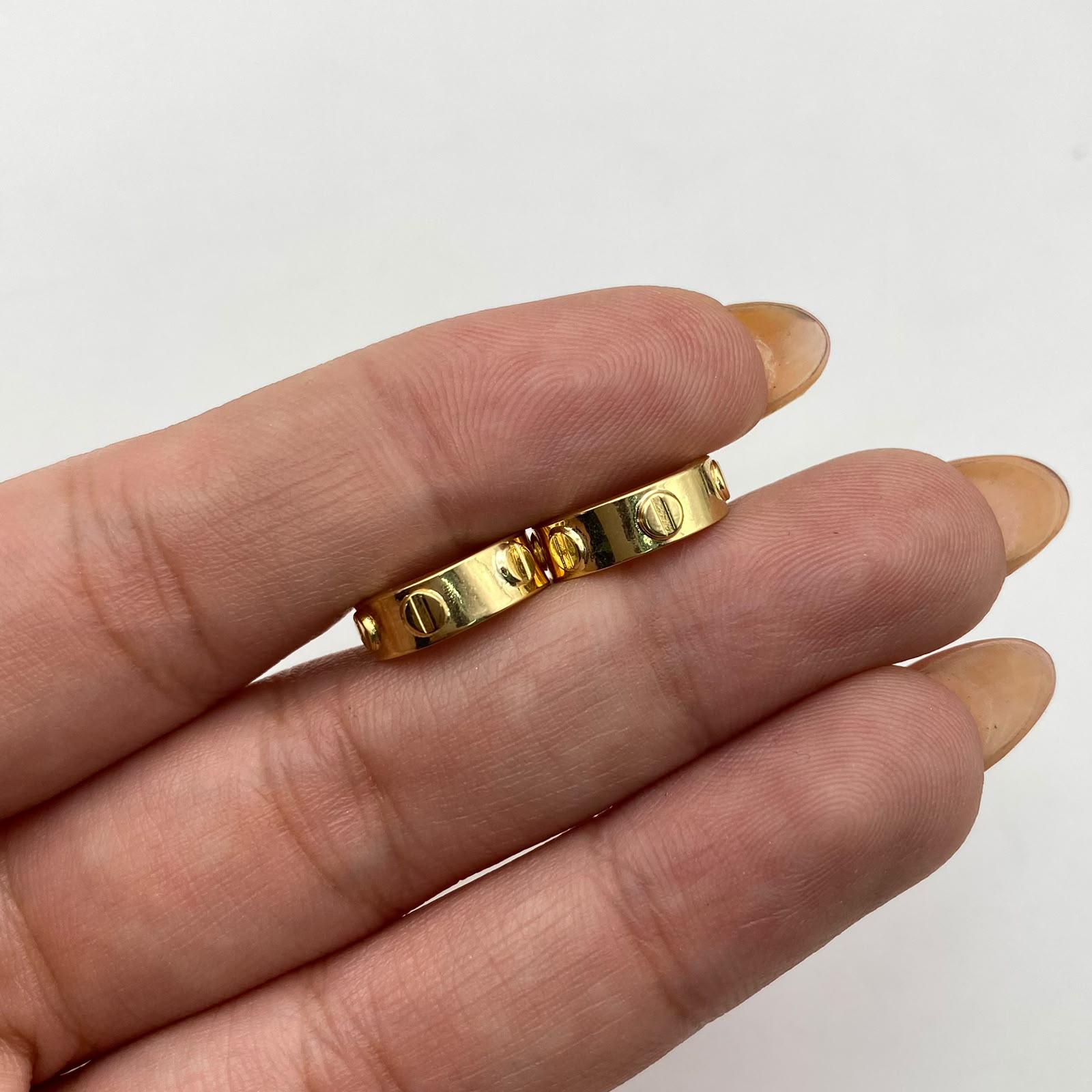 Candonga lisa con tornillo  Oro amarillo 1,5 Gr / 1,5 Cm