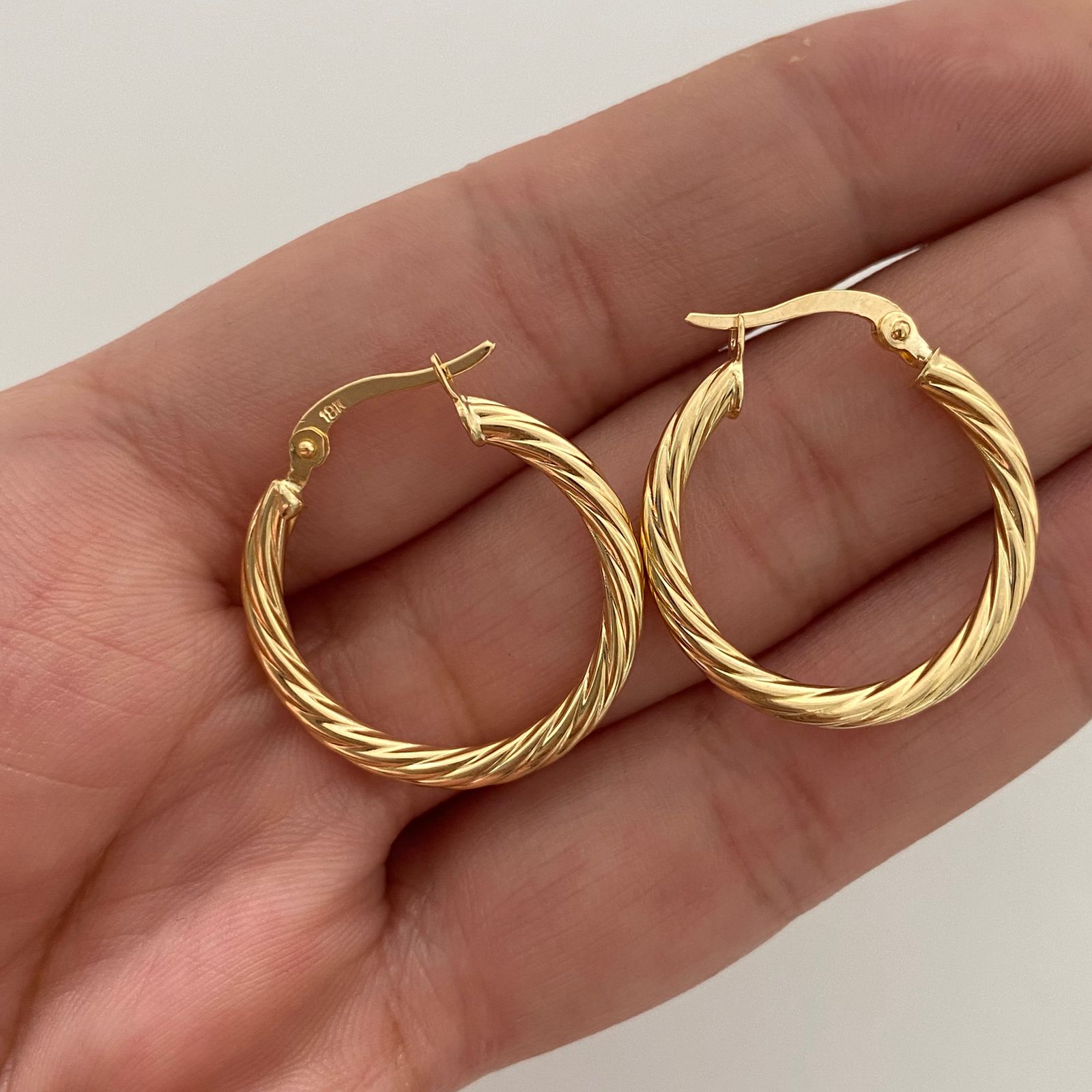 Candonga Entorchada Oro amarillo 18k 1,9 Gr / 2,5 Cm