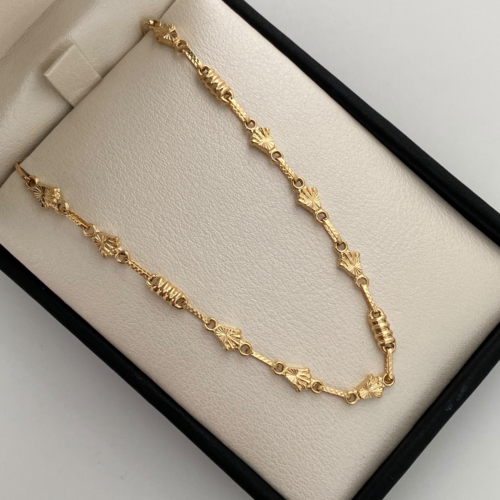 Cadena Rutica Corona Diamantada Oro amarillo 18k 10,15 Gr / 3,5 mm / 60 Cm Broche 0,60