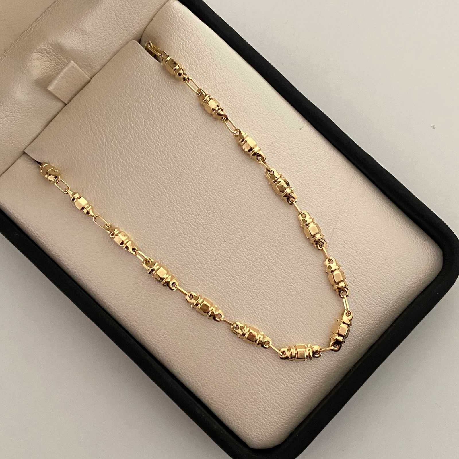 Cadena rustica con barriles  Oro amarillo 18k 8,20 Gr / 3 mm / 60 Cm Broche 0,60