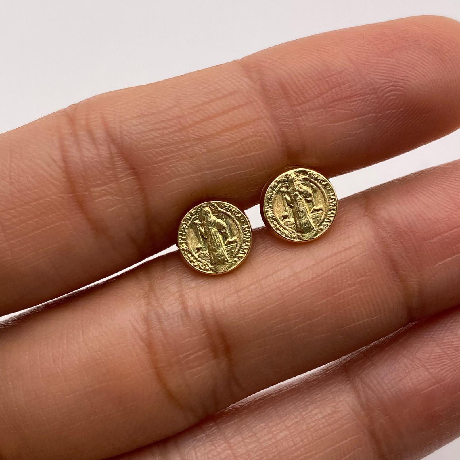Topos San Benito Oro amarillo 18k 0,8 Gr / 8,3 mm
