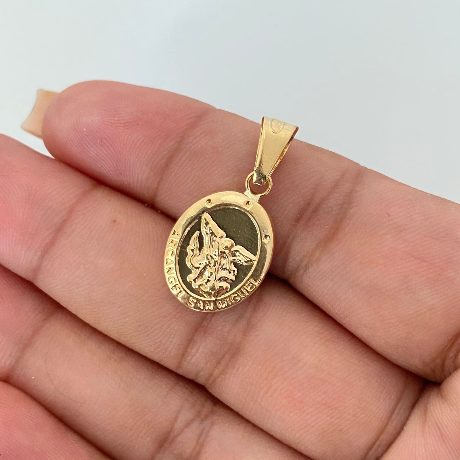 Dije arcangel san miguel Oro amarillo 18k 1,30 Gr / 2,5 Cm