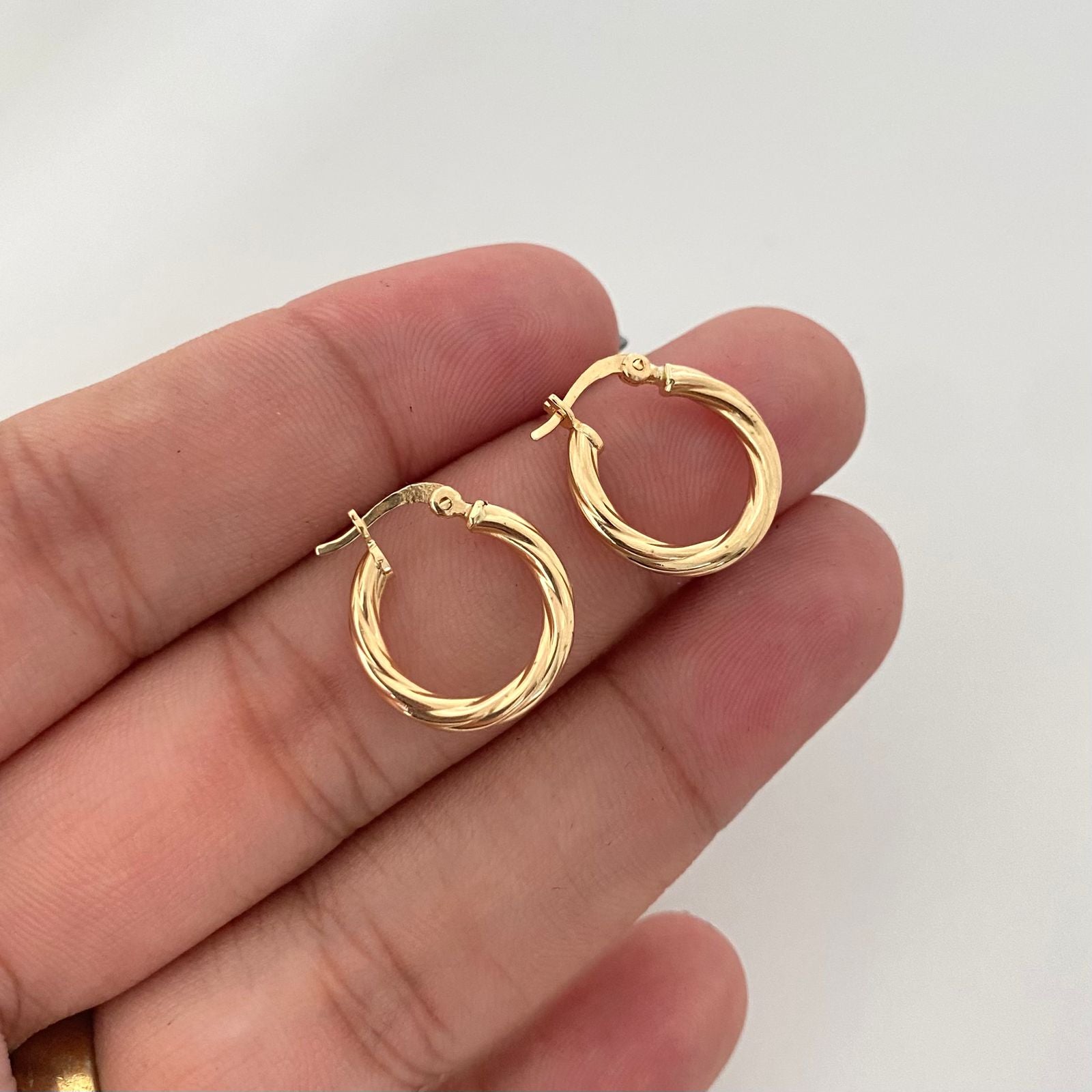 Candonga entorchada Oro amarillo 18k 1,4 Gr / 1,7 Cm