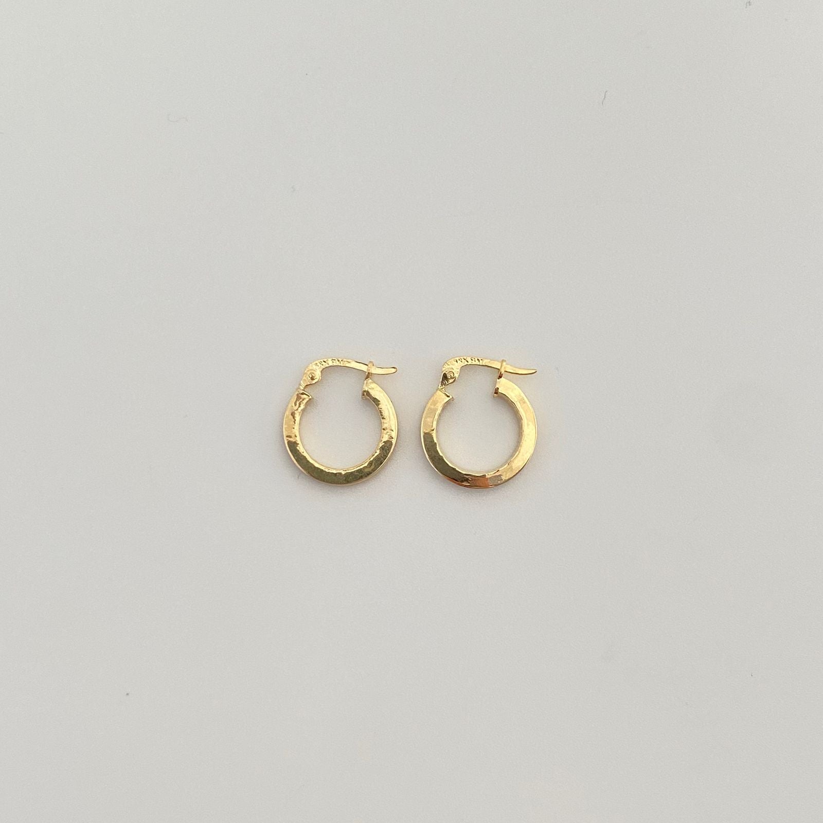 Candonga redonda borde punteado Oro amarillo 18k 1,35 Gr / 1,7 Cm