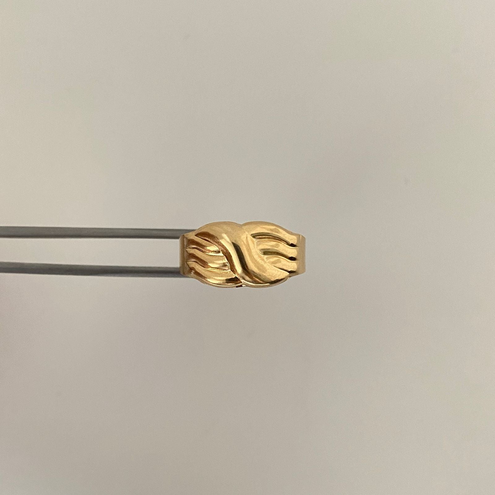 Anillo troquelado lineas curvas Oro amarillo 18k / Talla 7 / 1,85 Gr