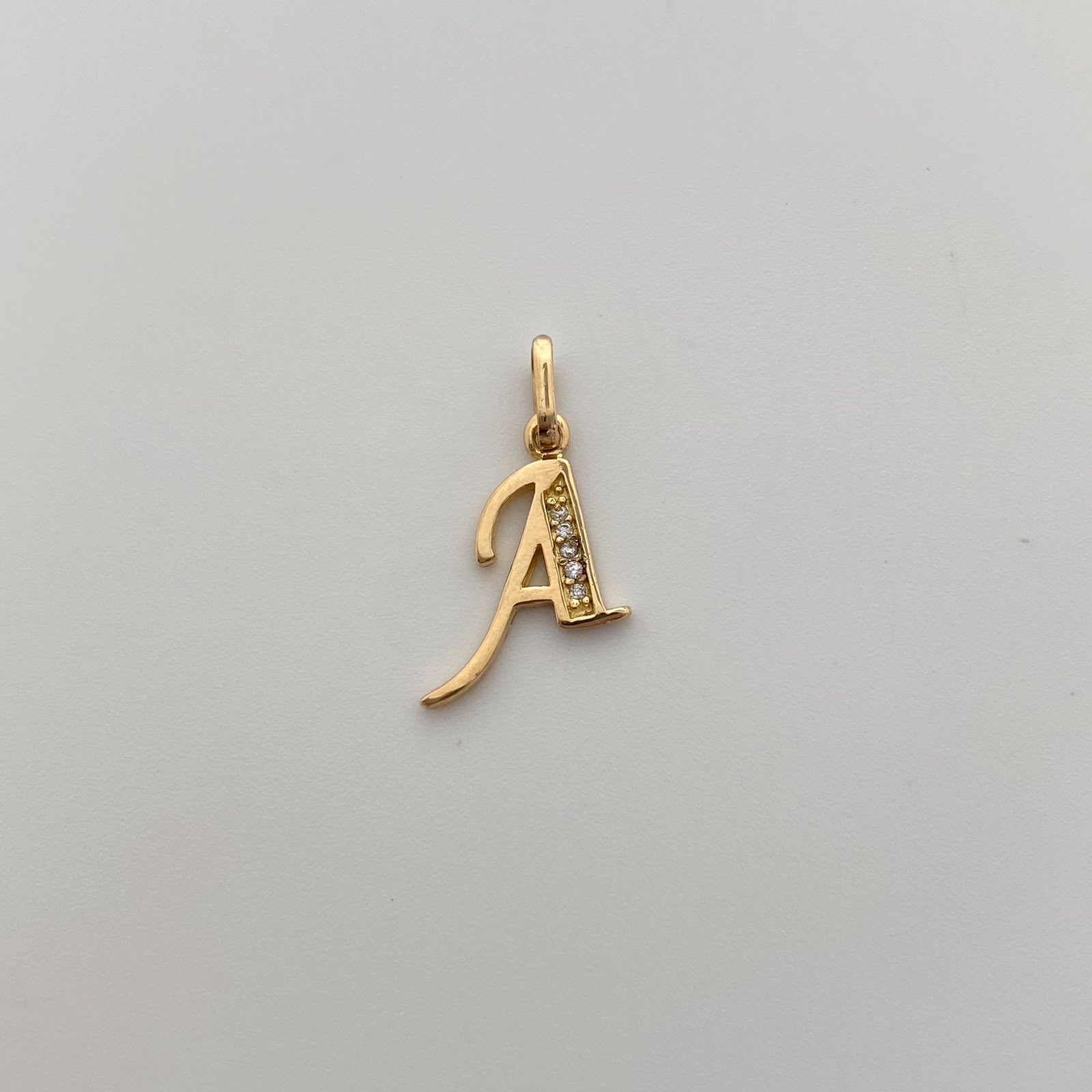 Dije Letra A Casting Oro amarillo 18k 0,95 Gr / 13 mm / 2 Cm
