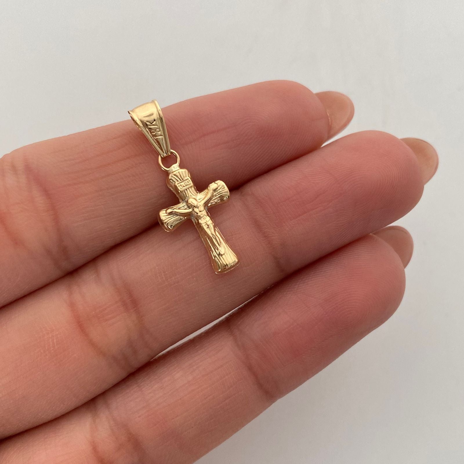 Dije Cruz Cristo Oro amarillo 18k 0,55 Gr / 10,1 mm / 2,5 Cm