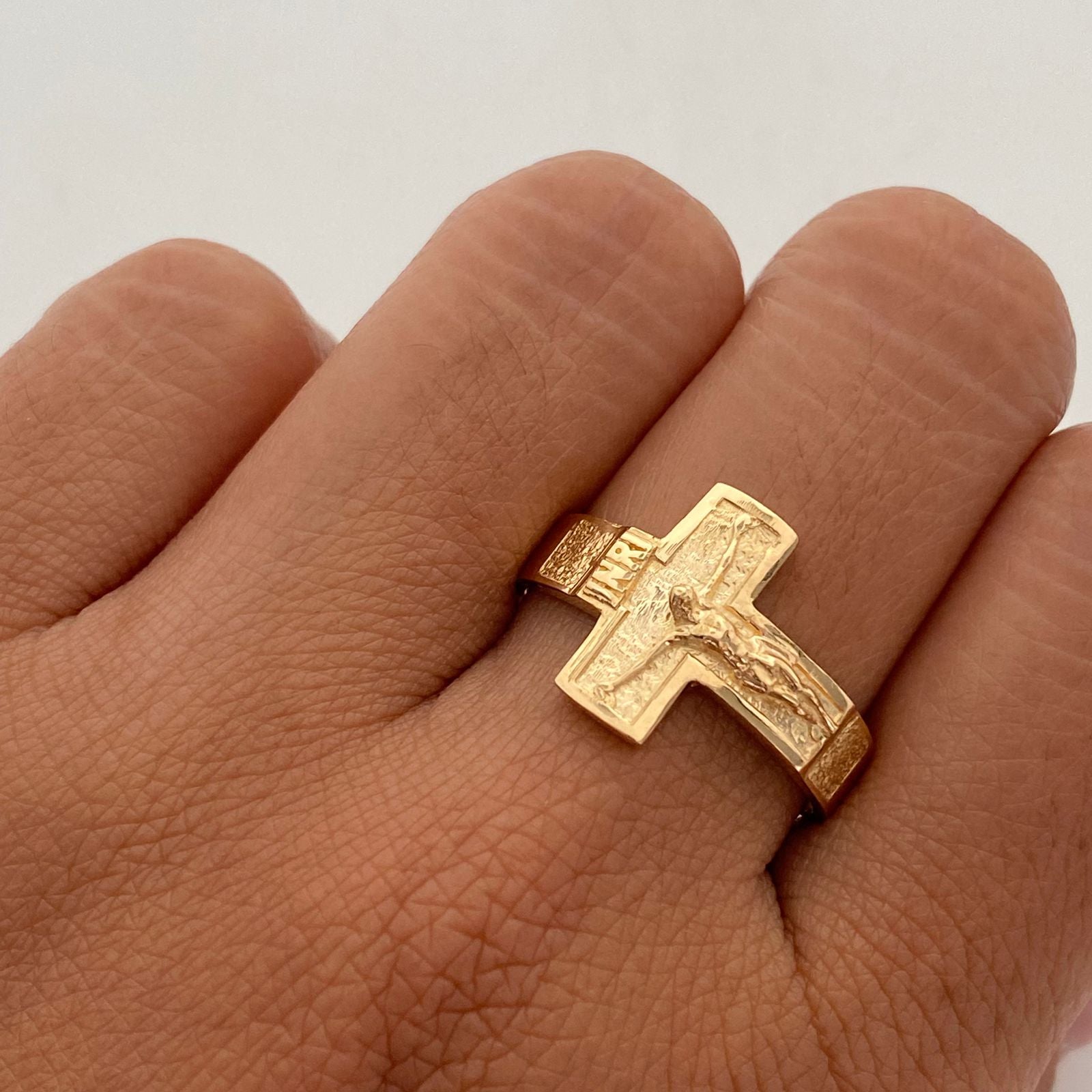 Anillo Cruz Oro amarillo 18k / Talla 9 / 4,6 Gr / 4,7 mm