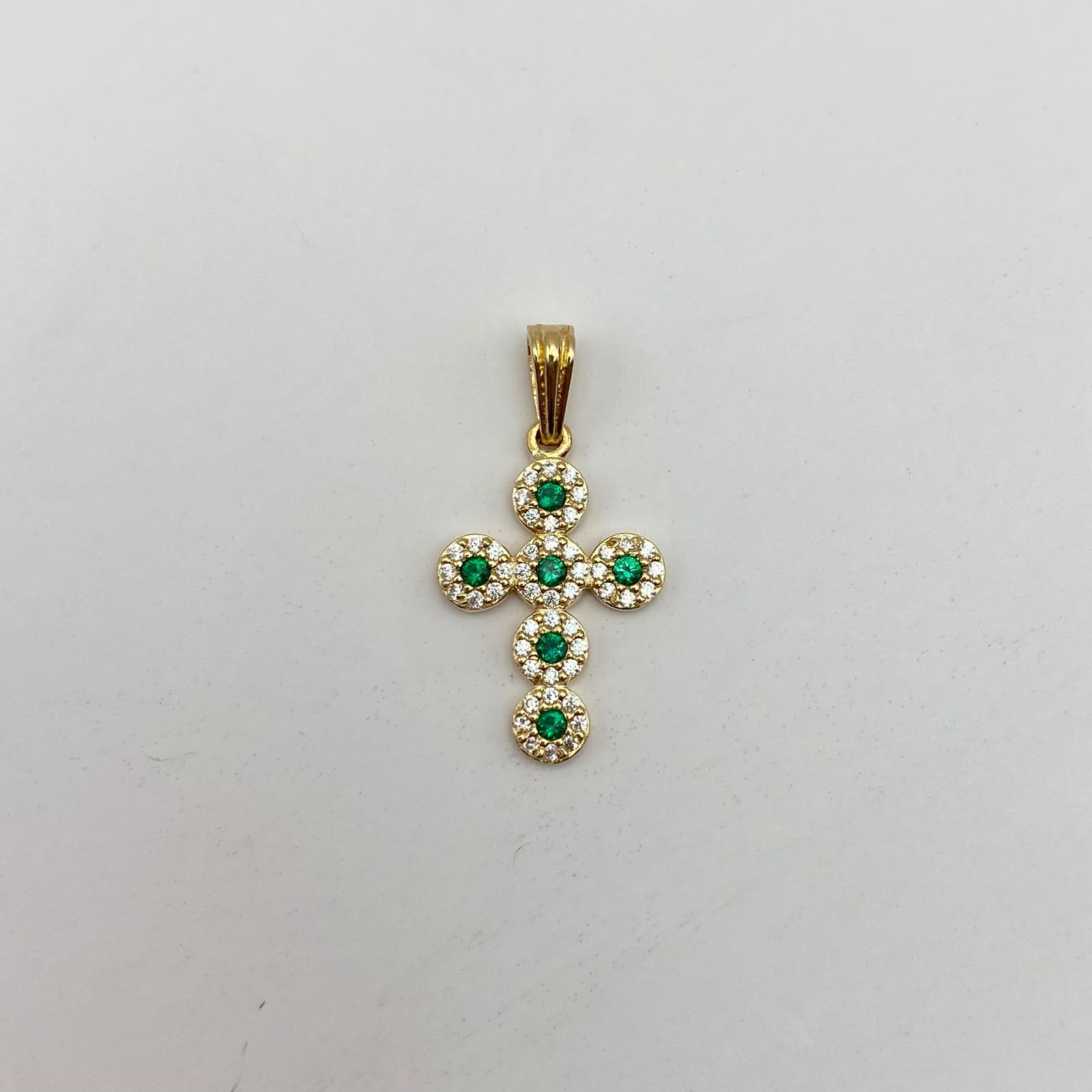 Dije circulos circoines verdes y blancos Oro amarillo 18k 1,6 Gr / 13,2 mm / 2,5 Cm