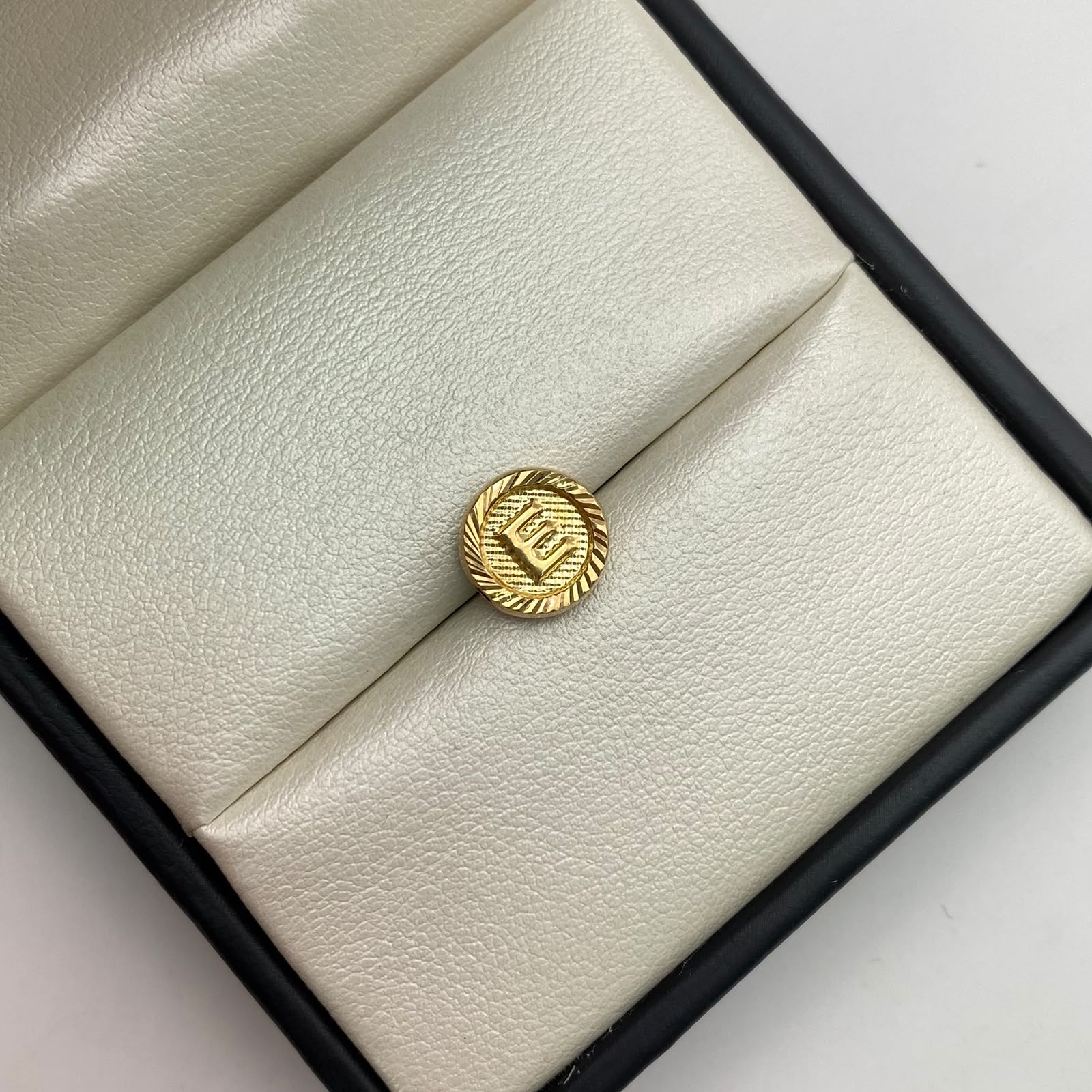 Herraje tambor letra e Oro amarillo 0,5 Gr / 1 Cm
