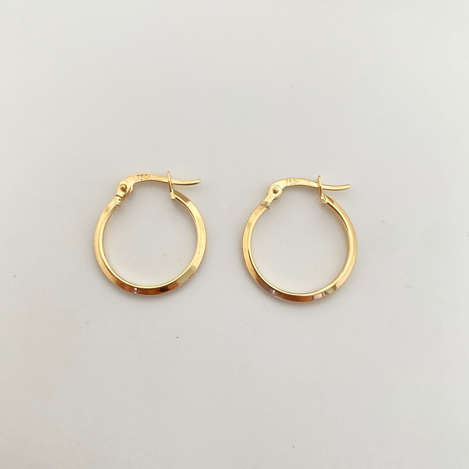 Candonga delgada biselada Oro amarillo 18k 1,05 Gr / 2,0 Cm