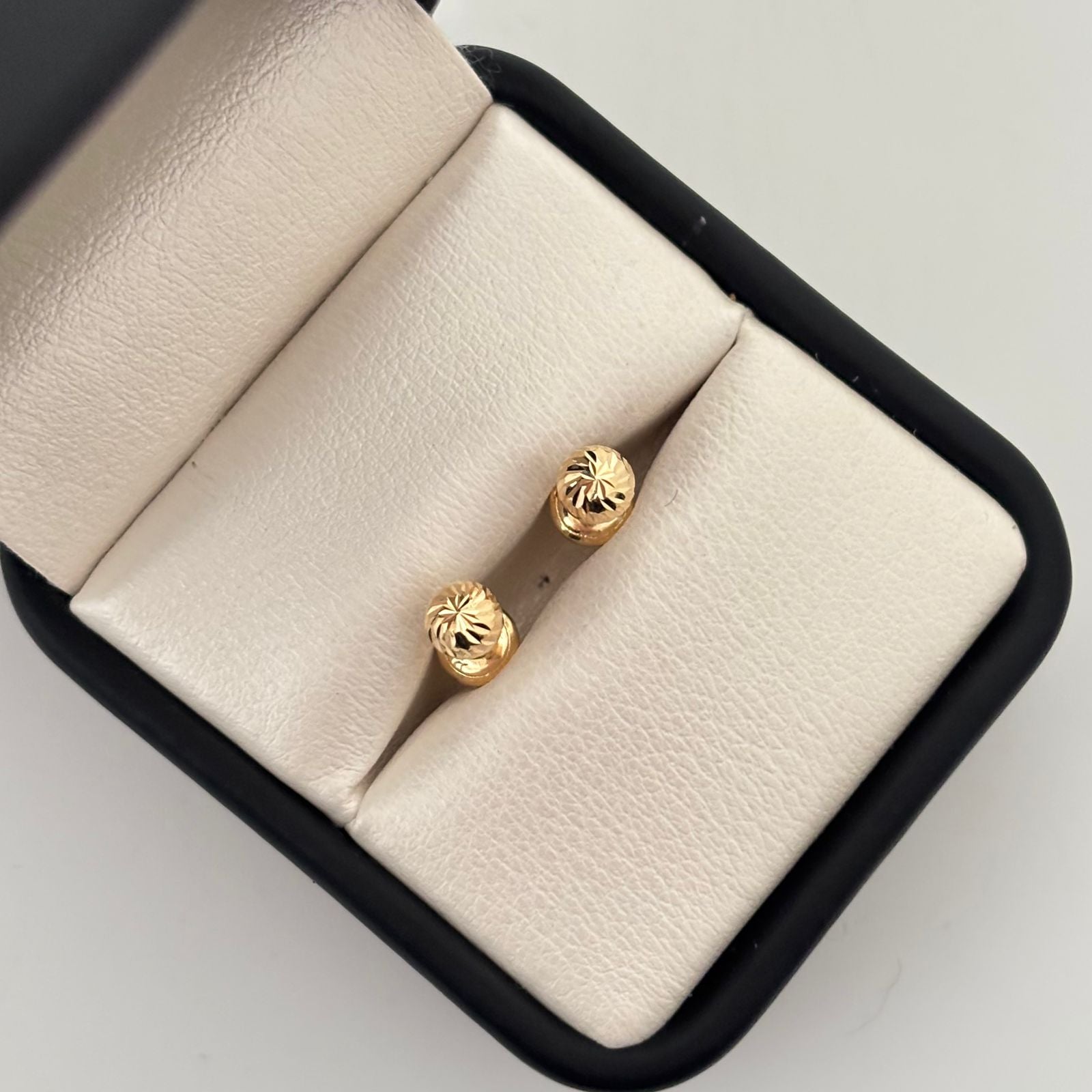 Topos bola diamantada  Oro amarillo 18k 0,6 Gr / 5 mm
