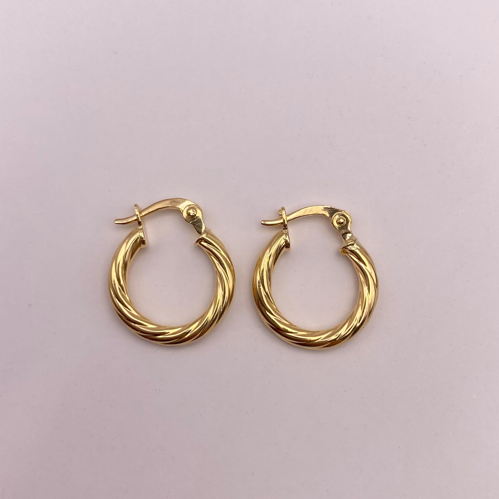 Candonga Entorchada Oro amarillo 18k 0,92 Gr / 1,5 Cm