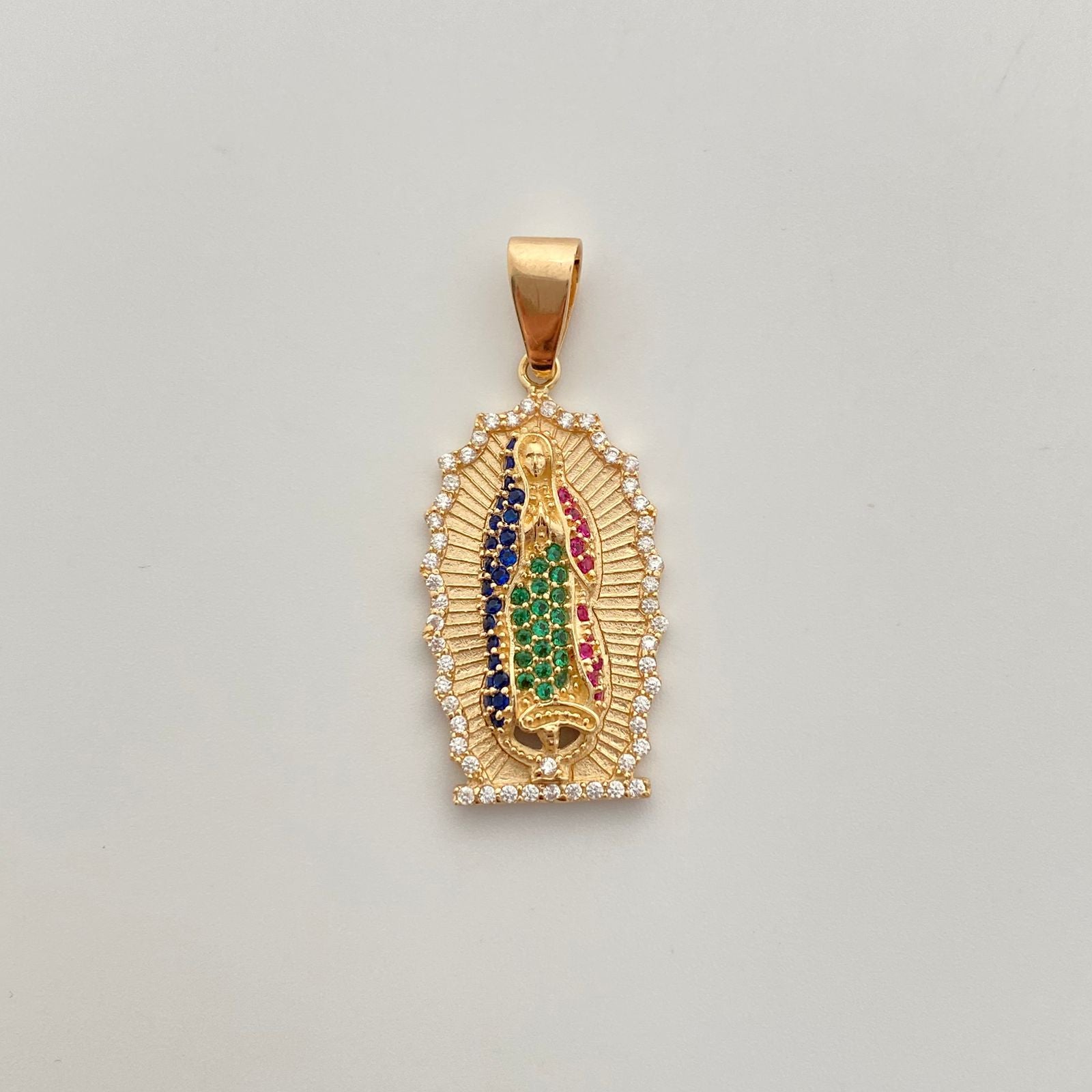 Dije virgen de guadalupe con circones multicolor  Oro amarillo 18k 8,75 Gr / 17,8 mm / 4 Cm