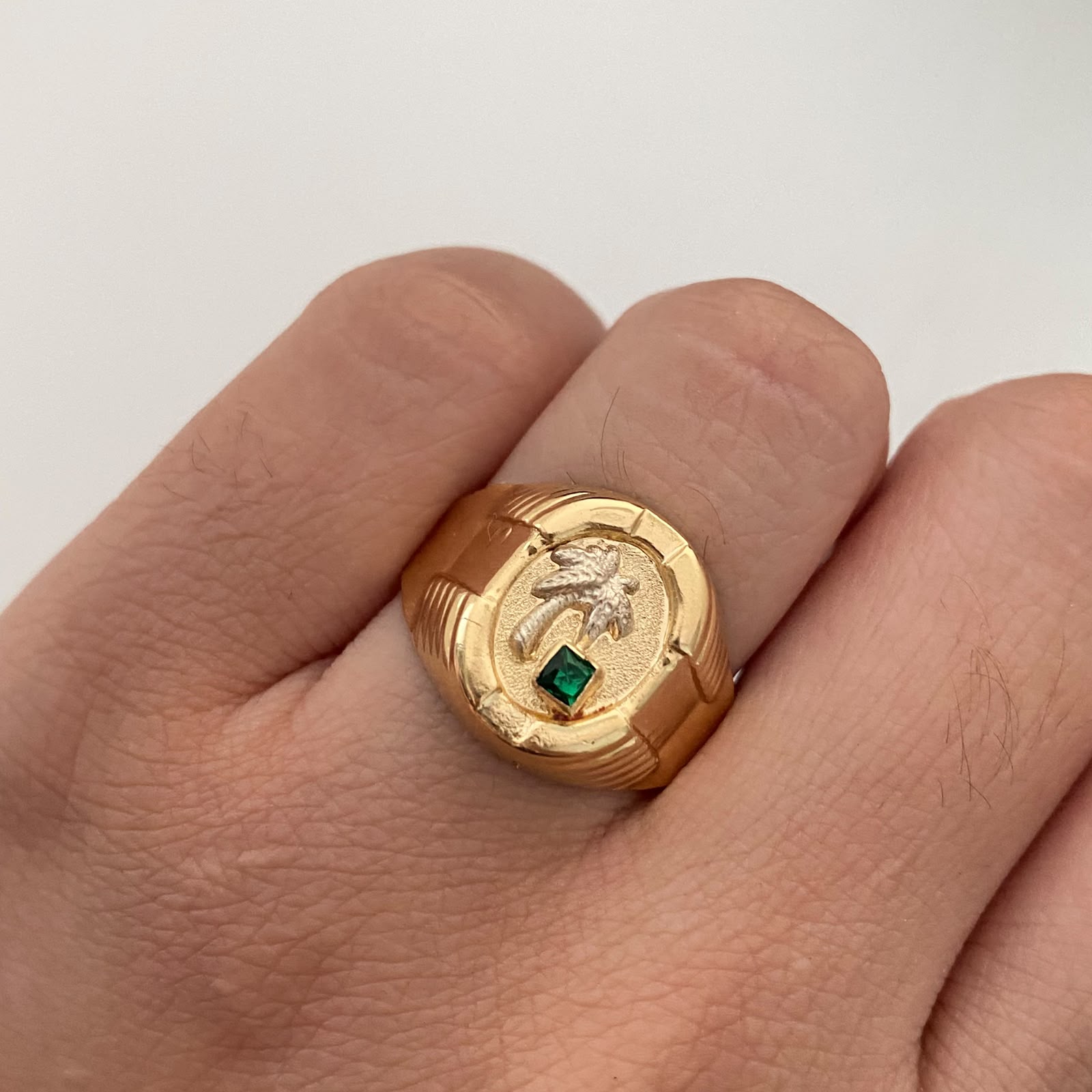 Anillo Redondo Palmera Circon Verde Oro amarillo 18k / Talla 10 / 3,5 Gr / 4,3 mm