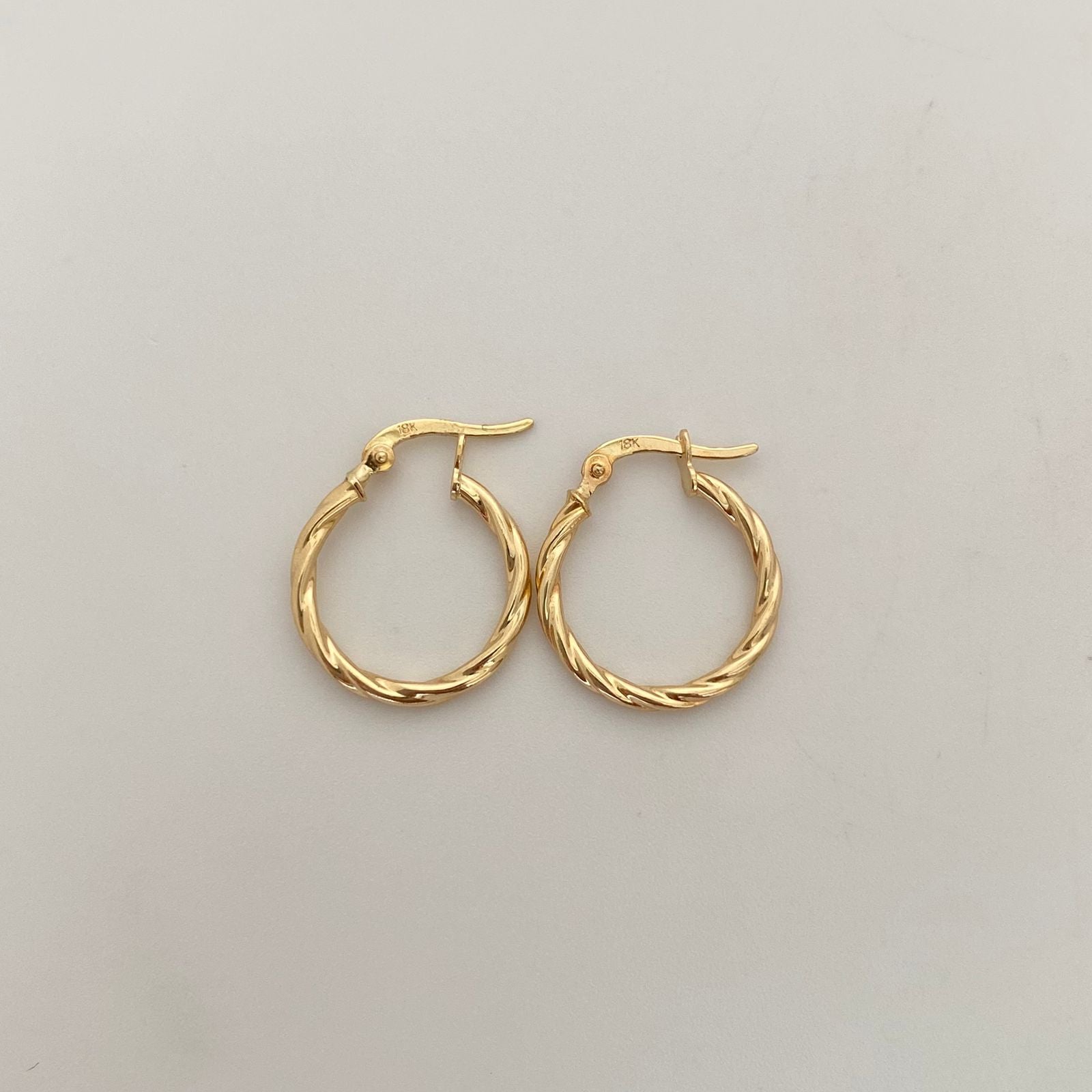 Candonga Entorchada Oro amarillo 18k 1,4 Gr / 2 Cm