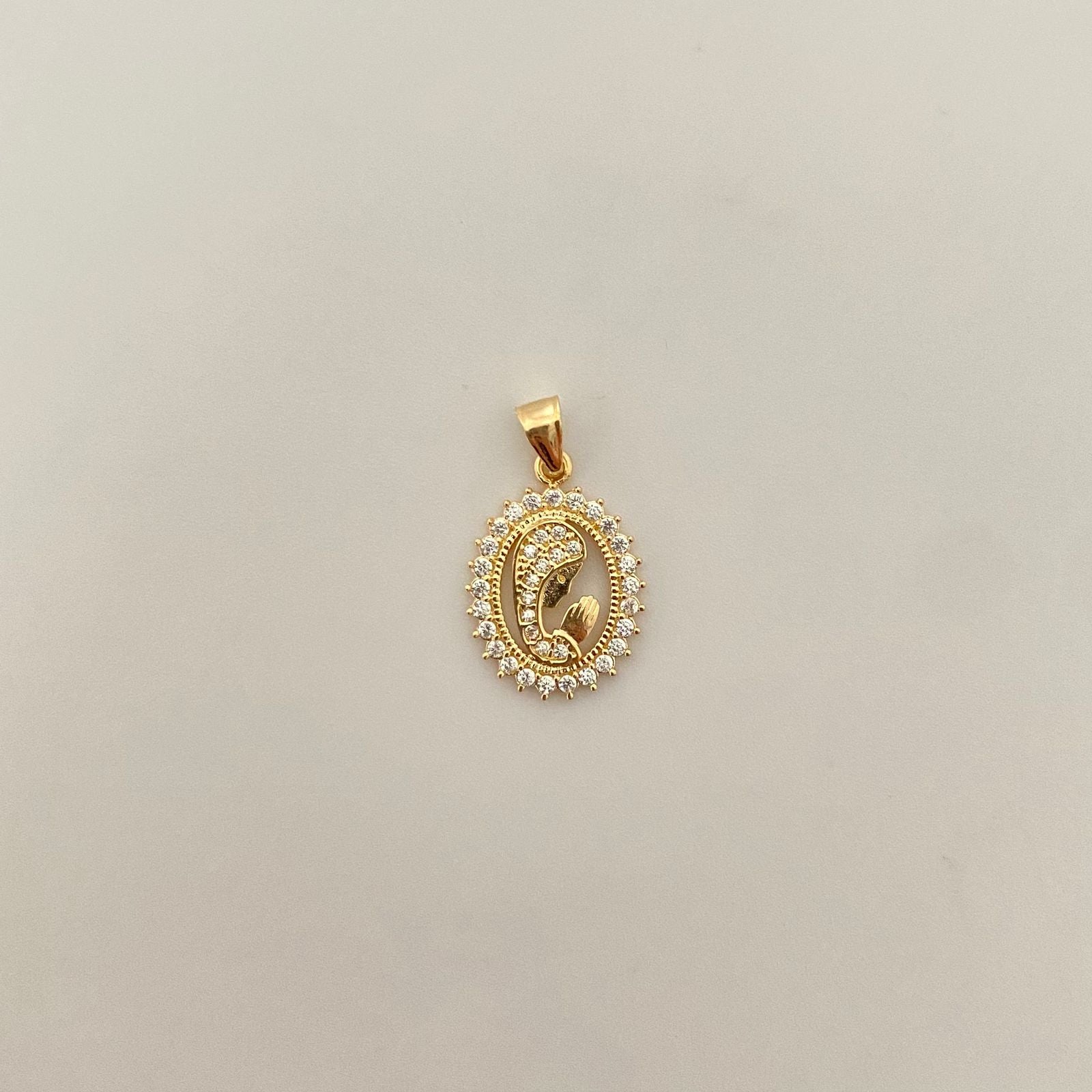 Dije virgen orando casting Oro amarillo 18k 1,45 Gr / 2,0 Cm