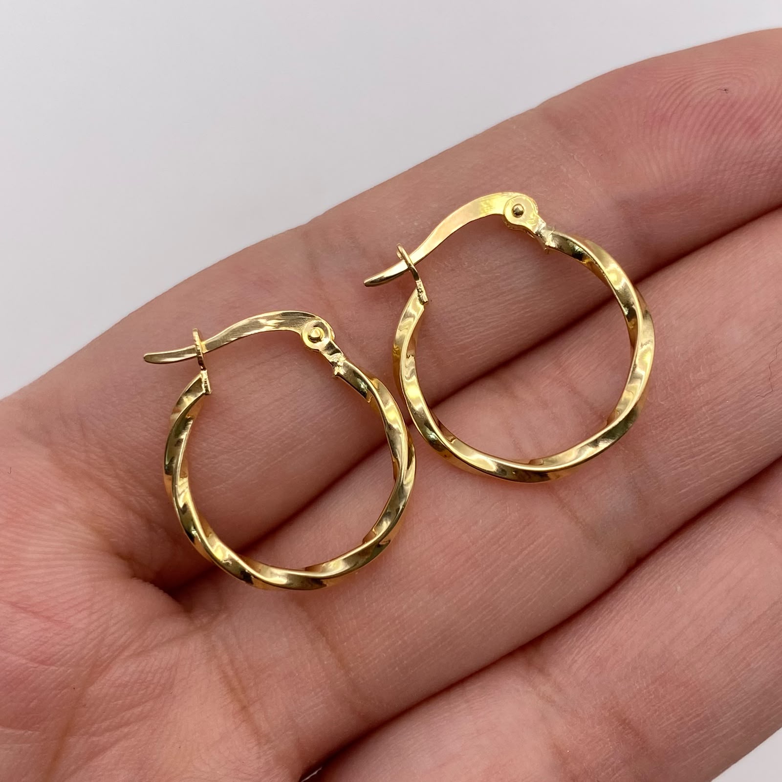 Candonga entorchada delgada Oro amarillo 18k 1,10 Gr / 2 Cm