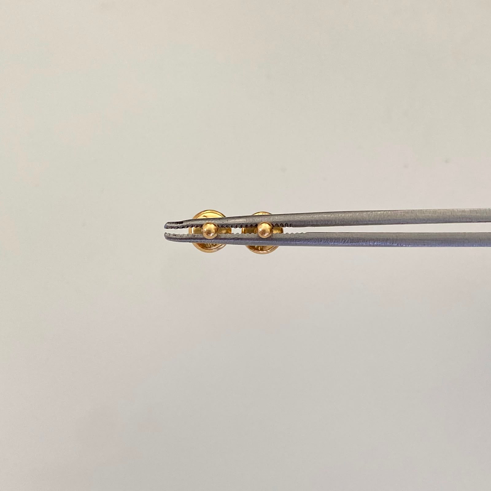 Topos Bola lisa 2mm Oro amarillo 18k 0,35 Gr