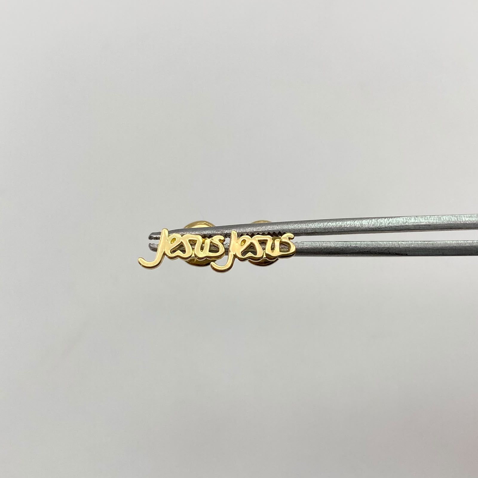 Topos Jesus Oro amarillo 18k 0,7 Gr / 9,7 mm