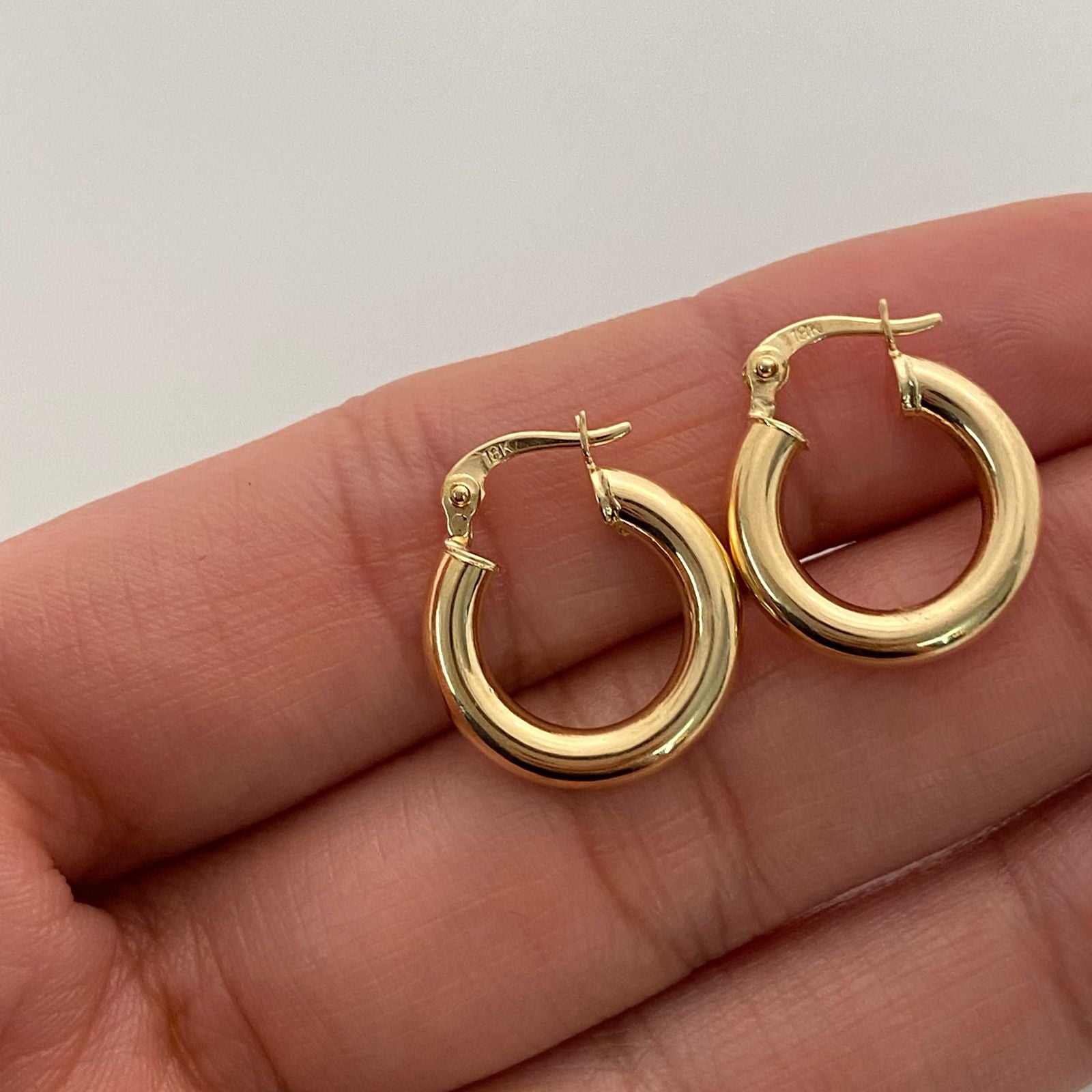 Candonga redonda lisa Oro amarillo 18k 1,95 Gr / 1,8 Cm