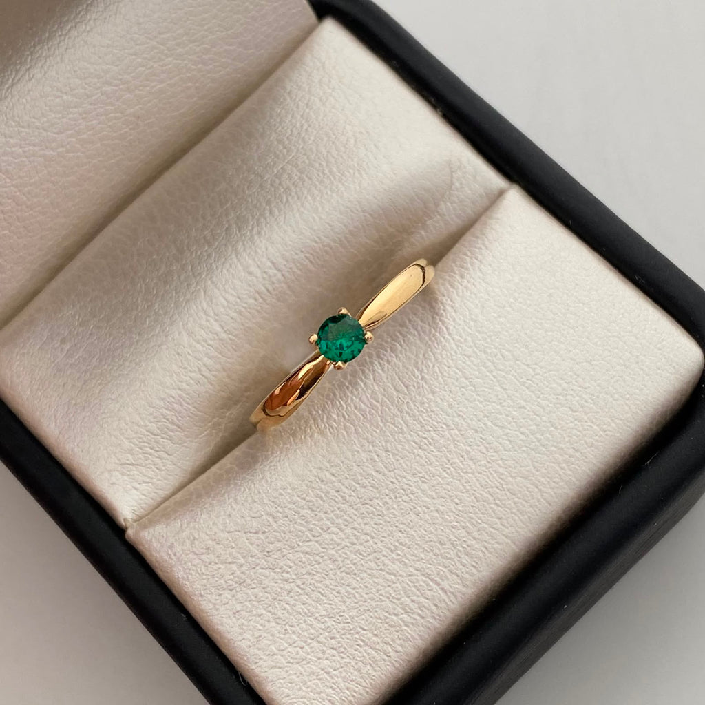 Anillo Silitario Casting Verde Oro amarillo 18k / Talla 8 / 1,2 Gr / 1,5 mm