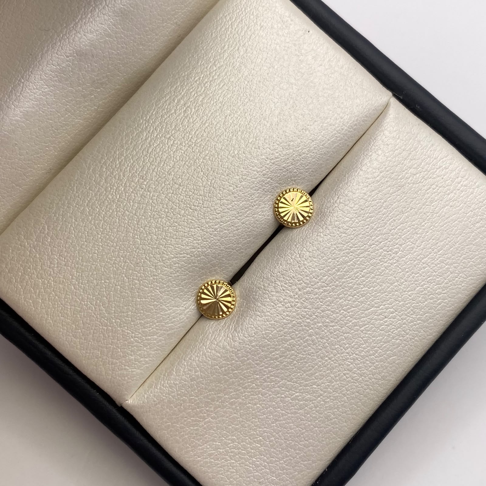 Topos circulo diamantado Oro amarillo 18k 0,55 Gr / 6 mm