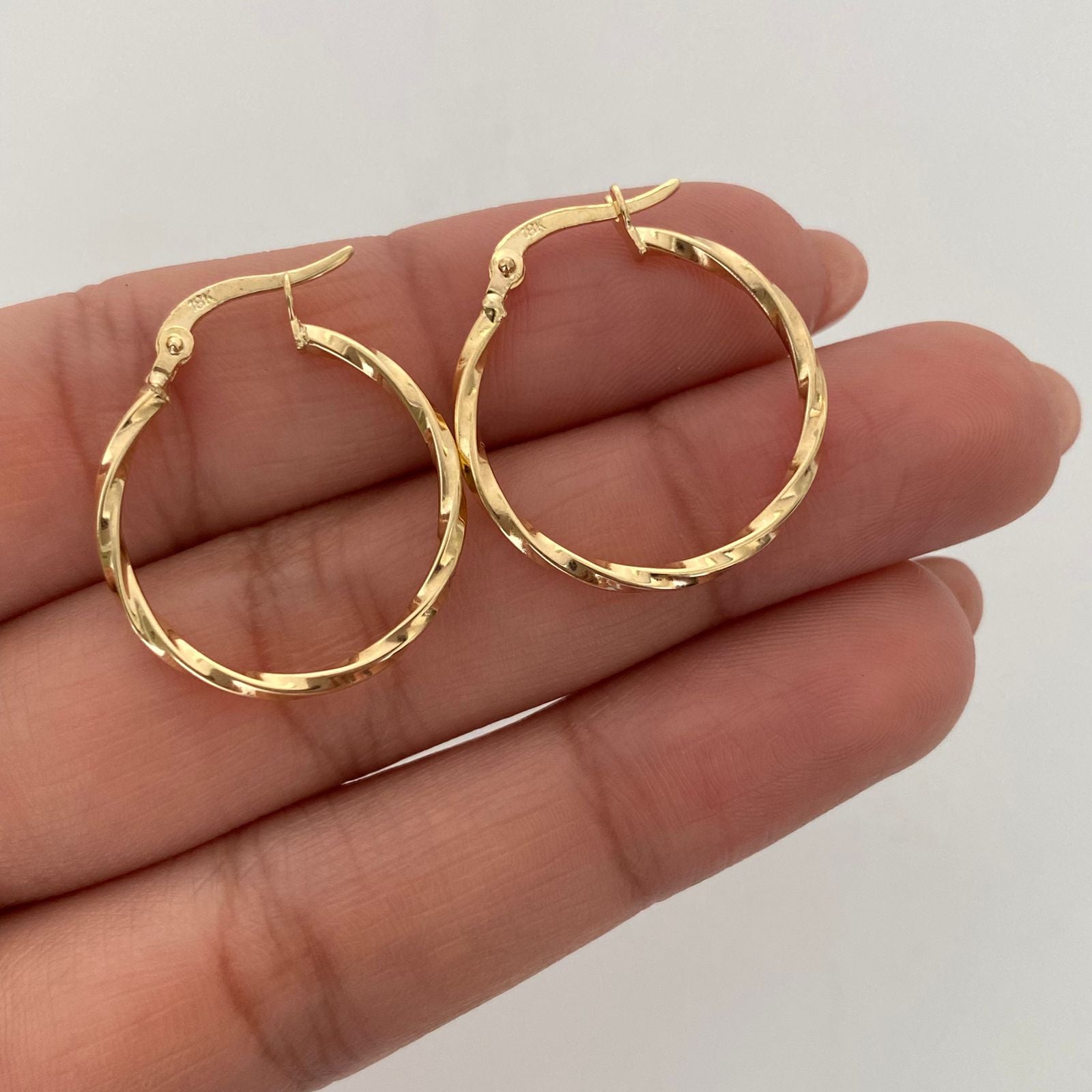 Candonga Entorchada Oro amarillo 18k 1,1 Gr / 2,4 Cm