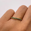 Anillo Churumbela verde Oro amarillo 18k / Talla 7 1/2 / 1,4 Gr / 1,2 mm