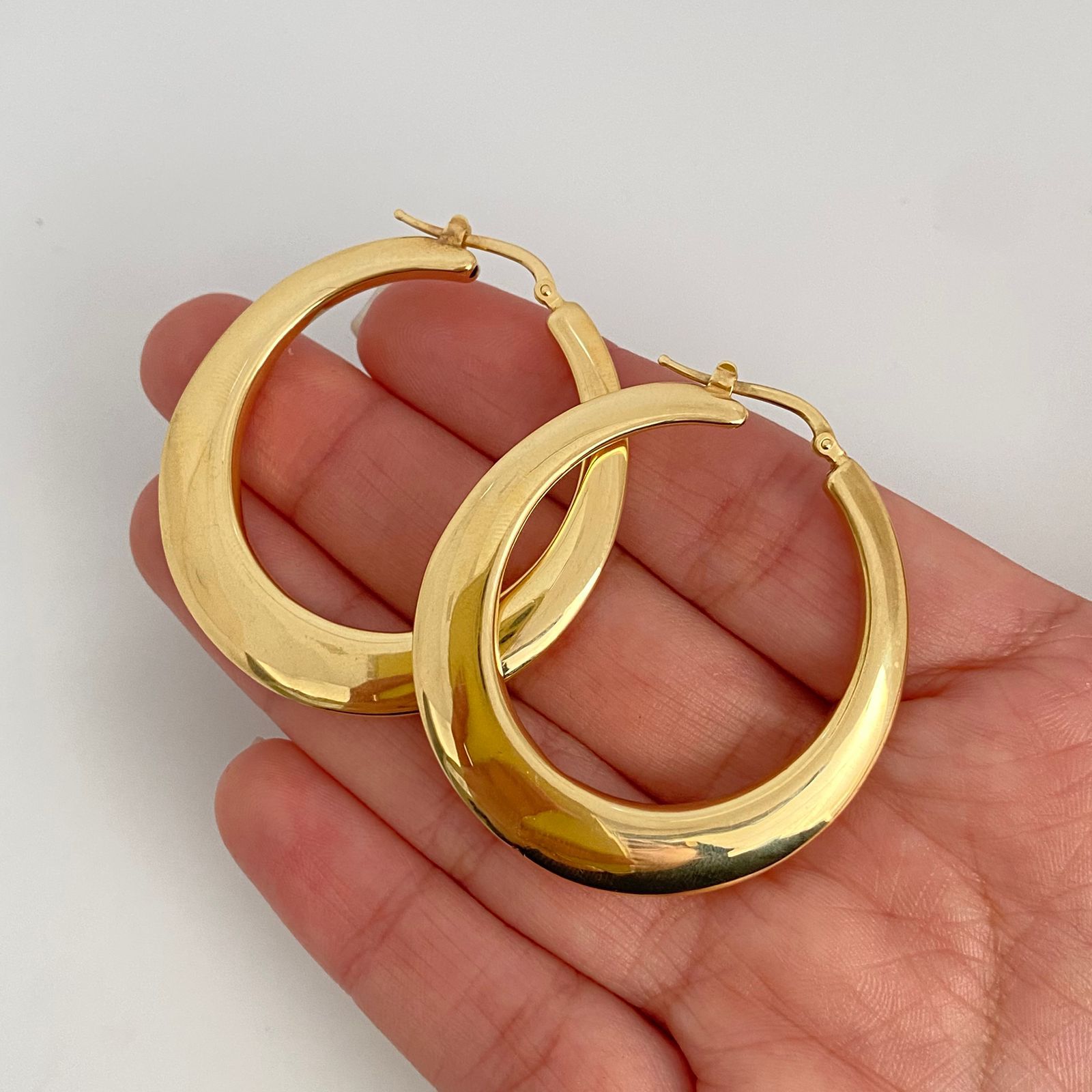 Candonga lisa  Oro amarillo 18k (joya) / 6,5 Gr / 4,5 cm