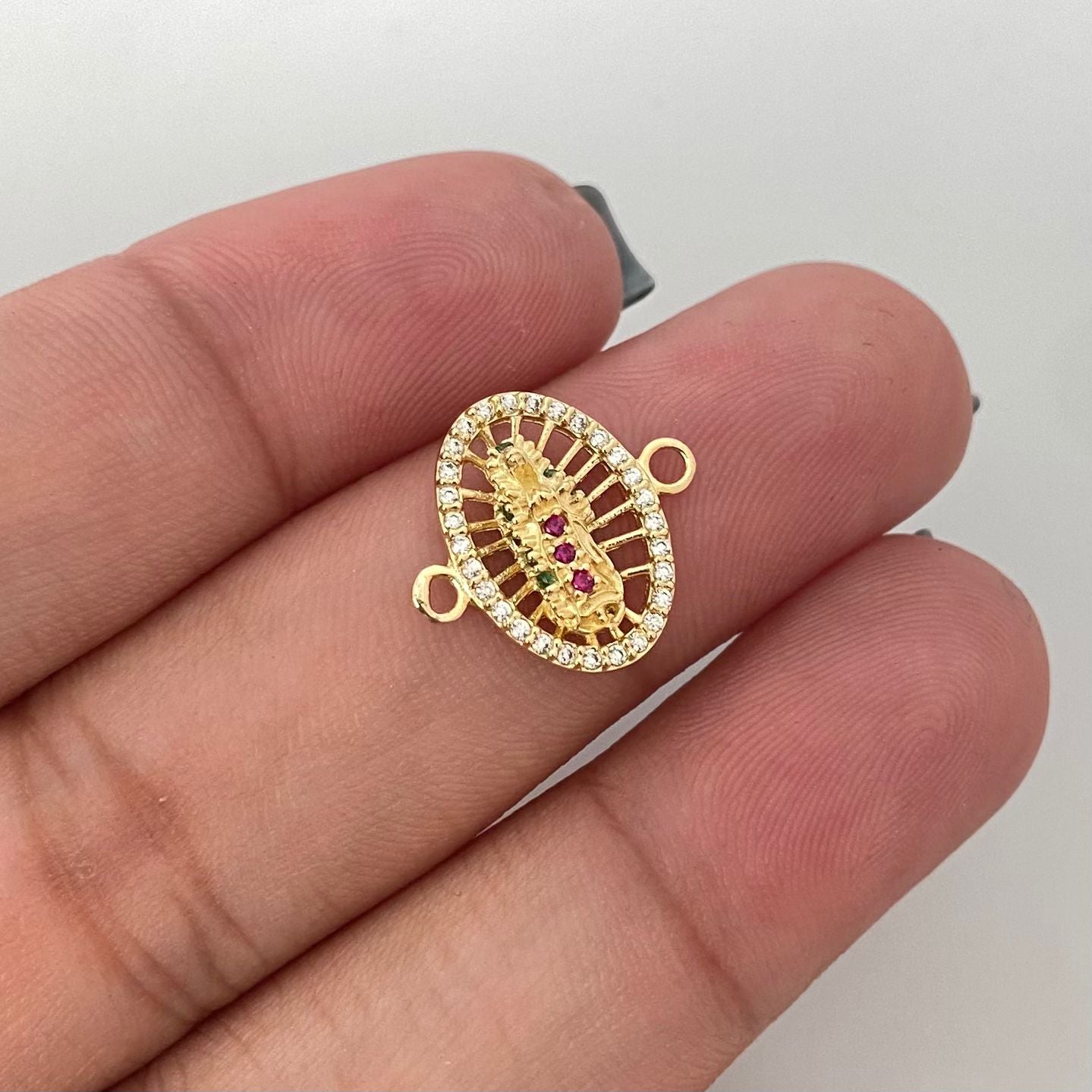 Herraje silueta virgen guadalupe borde casting Oro amarillo 18k 1,25 Gr / 1,5 Cm
