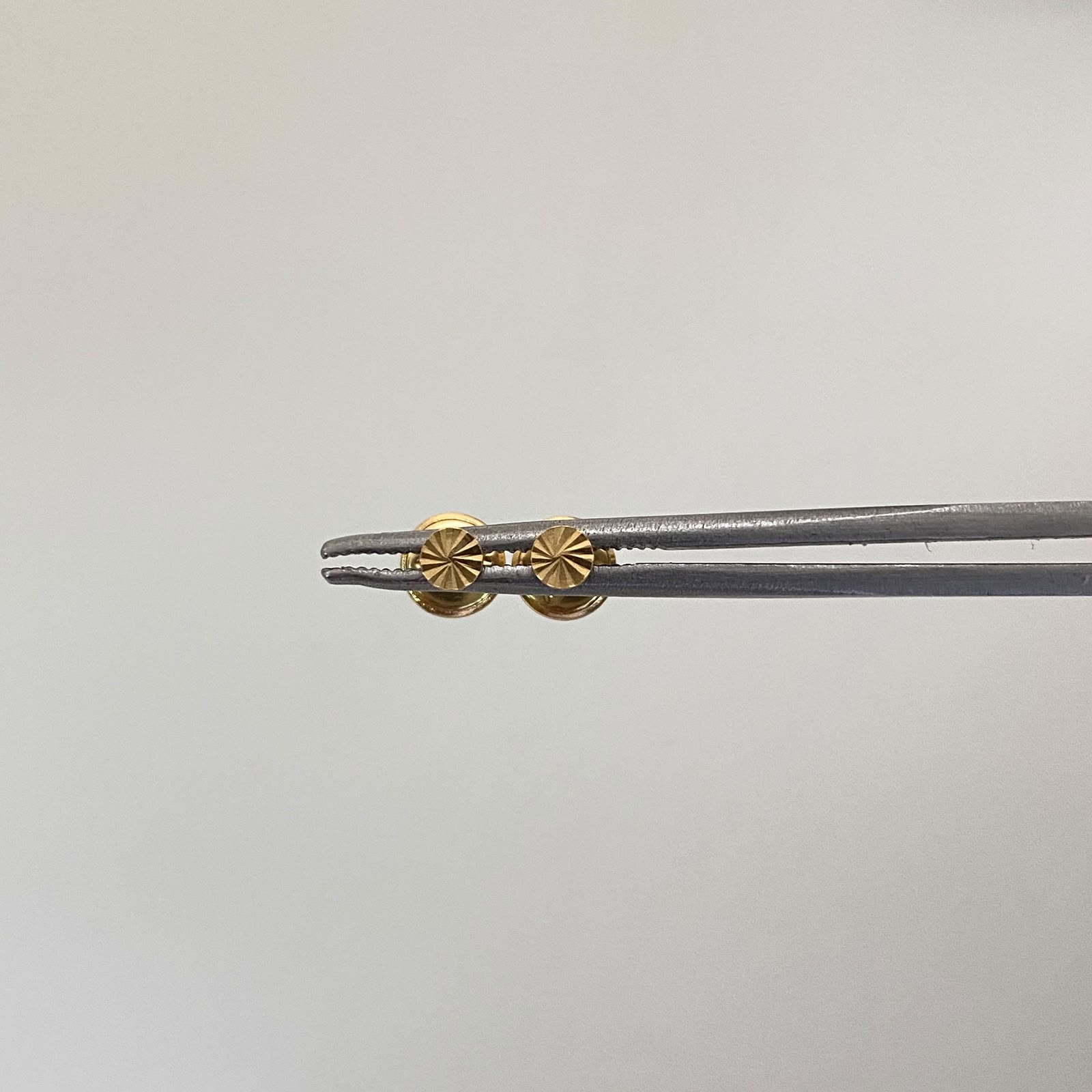 Topos Mini Circulo Plano Diamantado Oro amarillo 18k 0,4 Gr / 3,2 mm