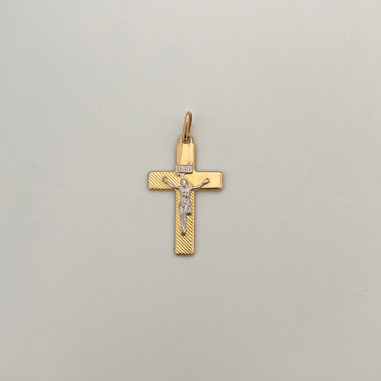 Dije It Cruz plana diamantada  Oro amarillo y Oro blanco 18k +5 / 1,05 Gr / 34 Cm