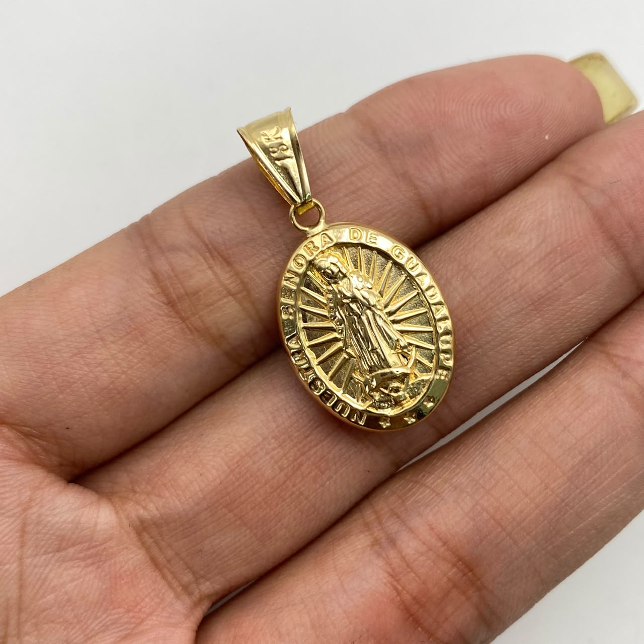 Dije virgen guadalupe Oro amarillo 18k 1,5 Gr / 14,7 mm / 3 Cm