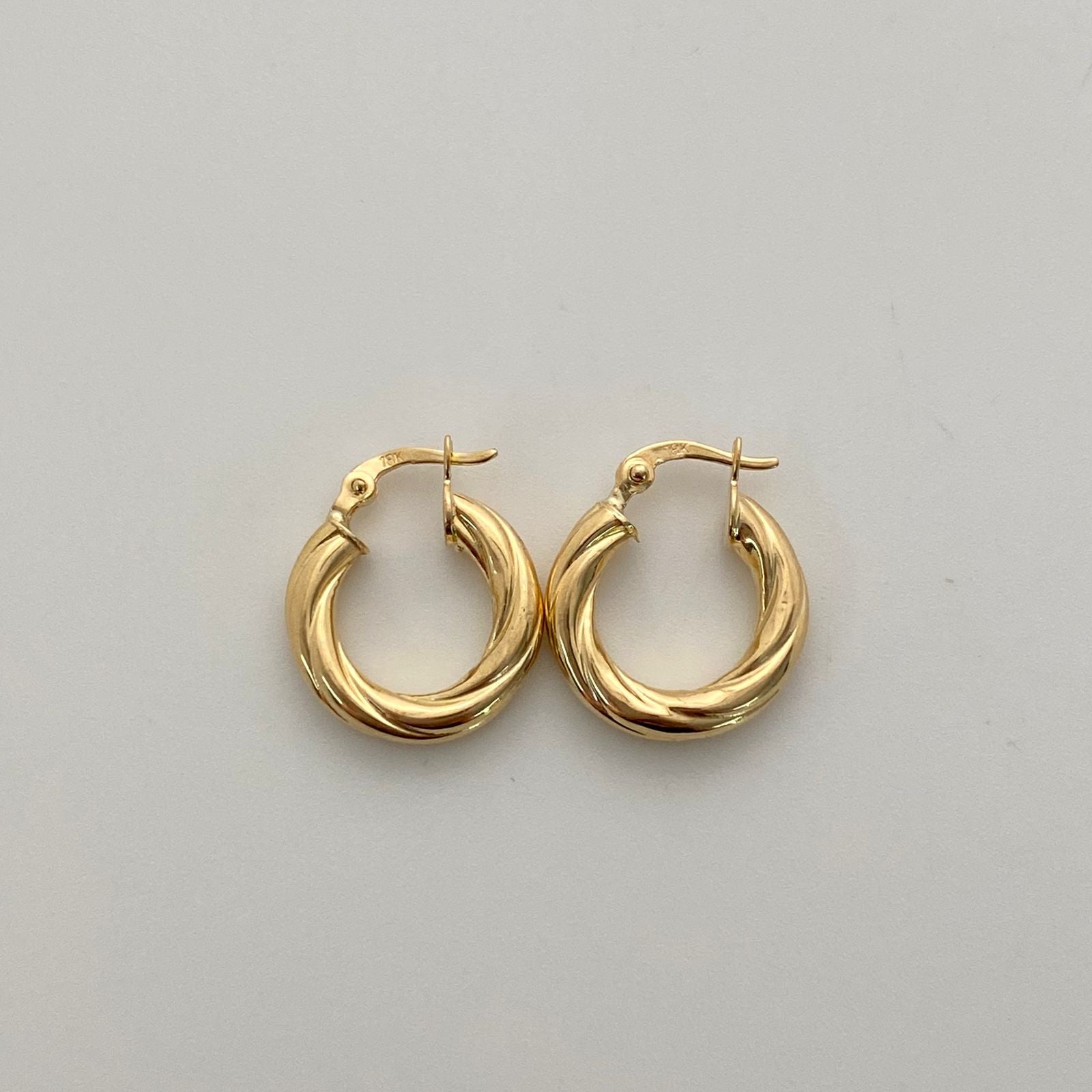 Candonga entorchada inflada  Oro amarillo 18k 1,85 Gr / 1,8 Cm