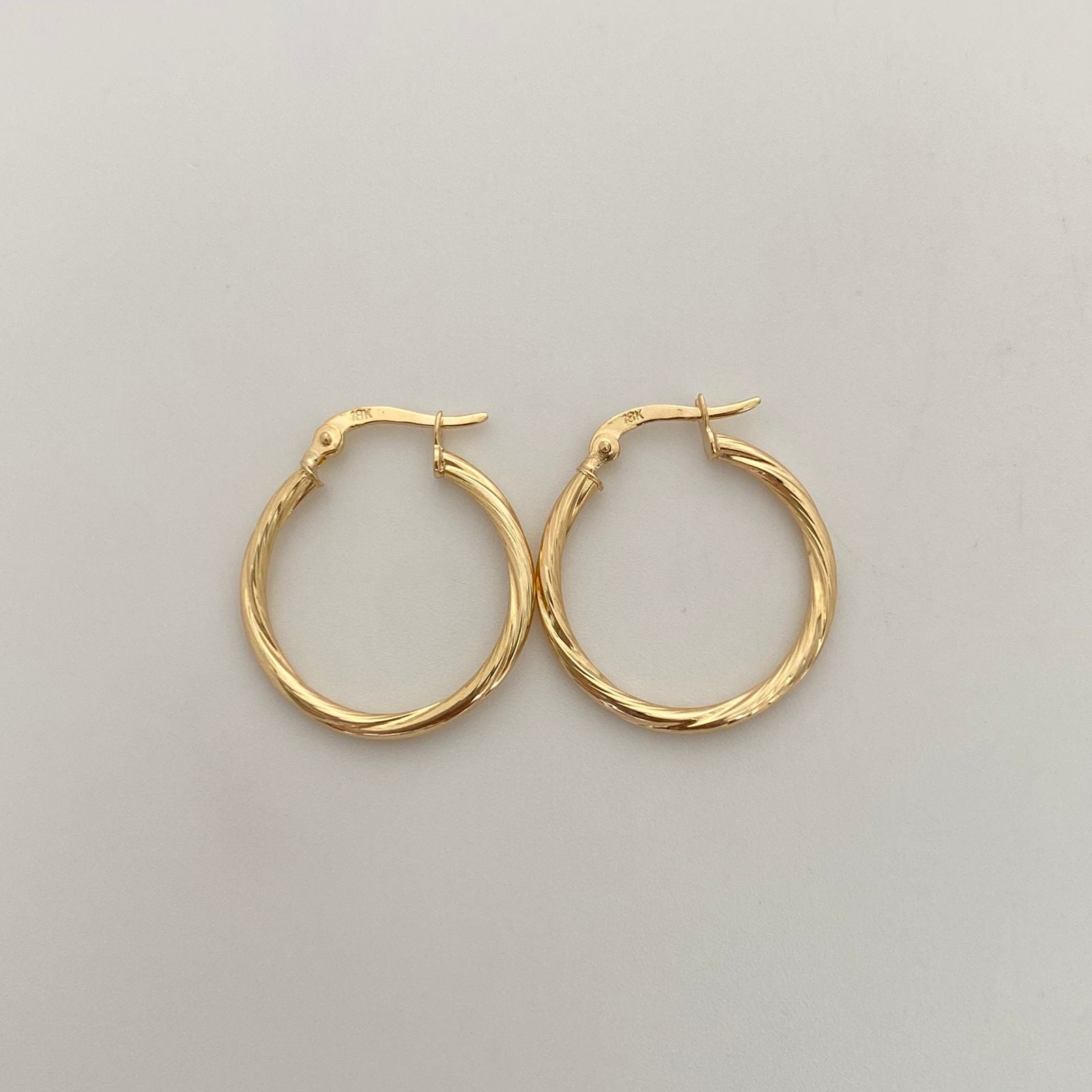 Candonga Entorchada Oro amarillo 18k 1,55 Gr / 2,5 Cm