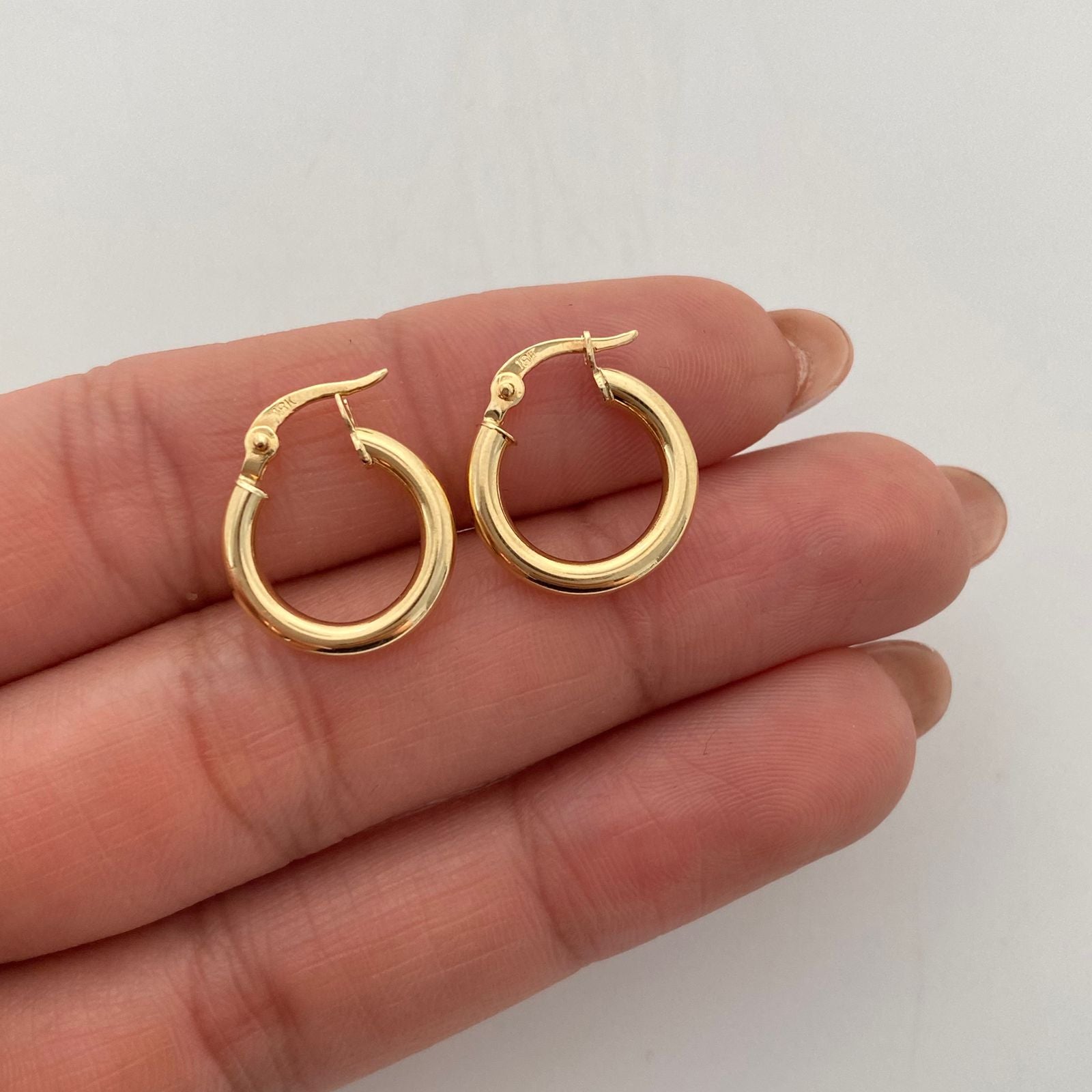 Candonga lisa  Oro amarillo 18k 1,35 Gr / 1,6 Cm