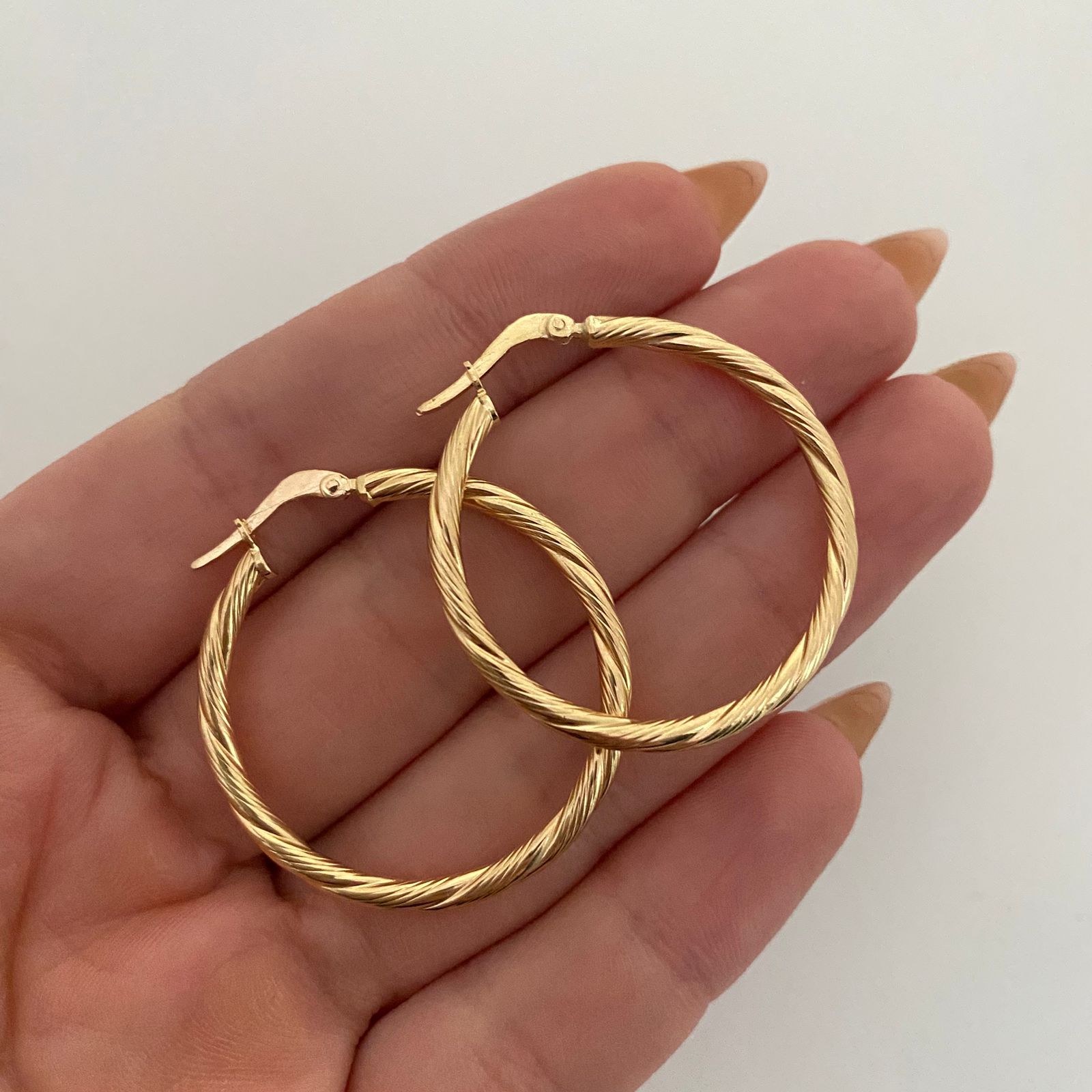 candonga  entorchada  Oro amarillo 18k 3 Gr / 3,2 Cm