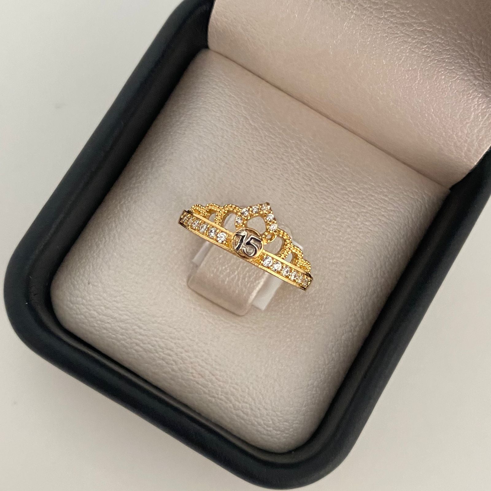 Anillo 15 tiara circones blancos Oro amarillo y Oro blanco 18k / Talla 7 1/4 / 2,1 Gr