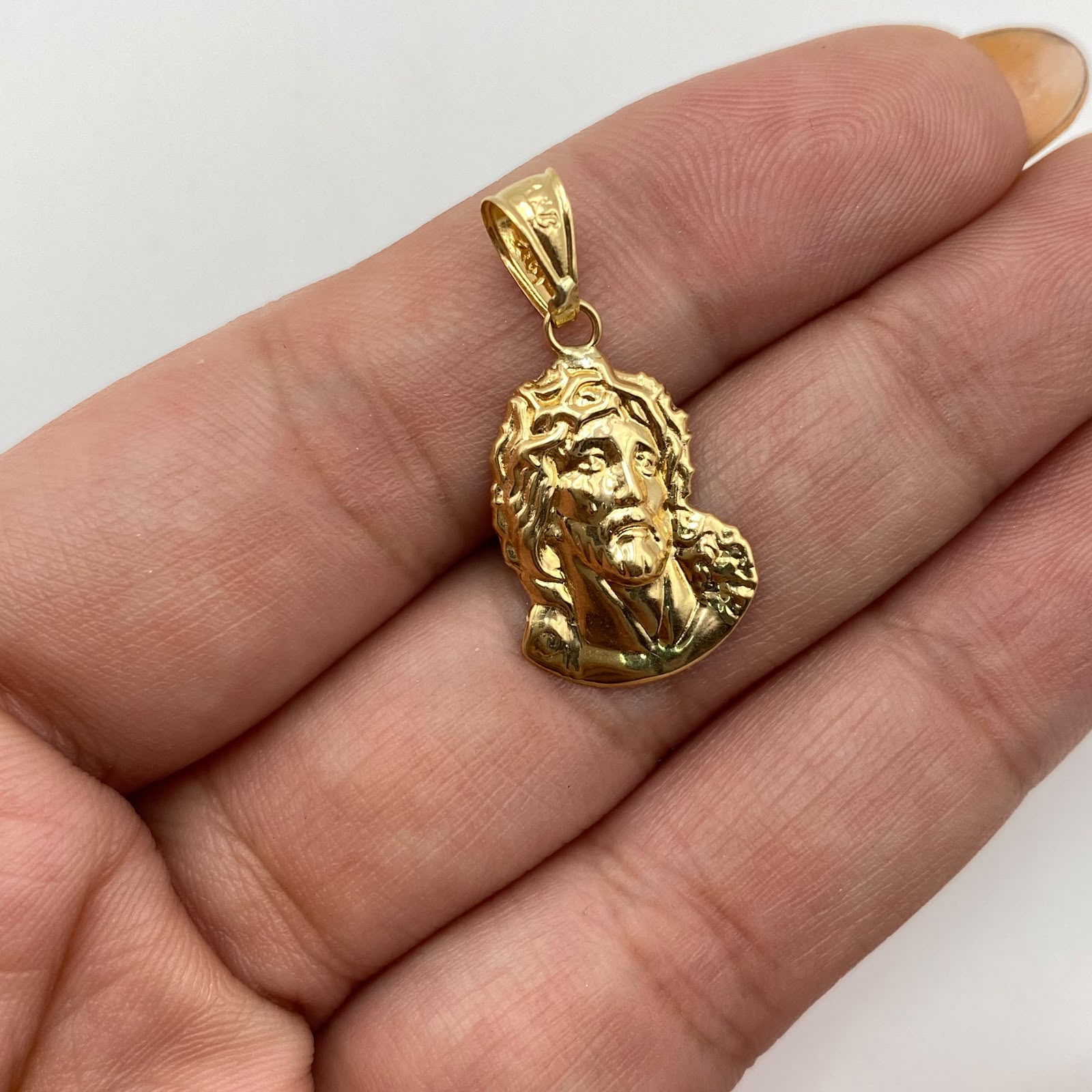 Dije rostro jesus Oro amarillo 18k 1,15 Gr / 13,5 mm / 2,5 Cm