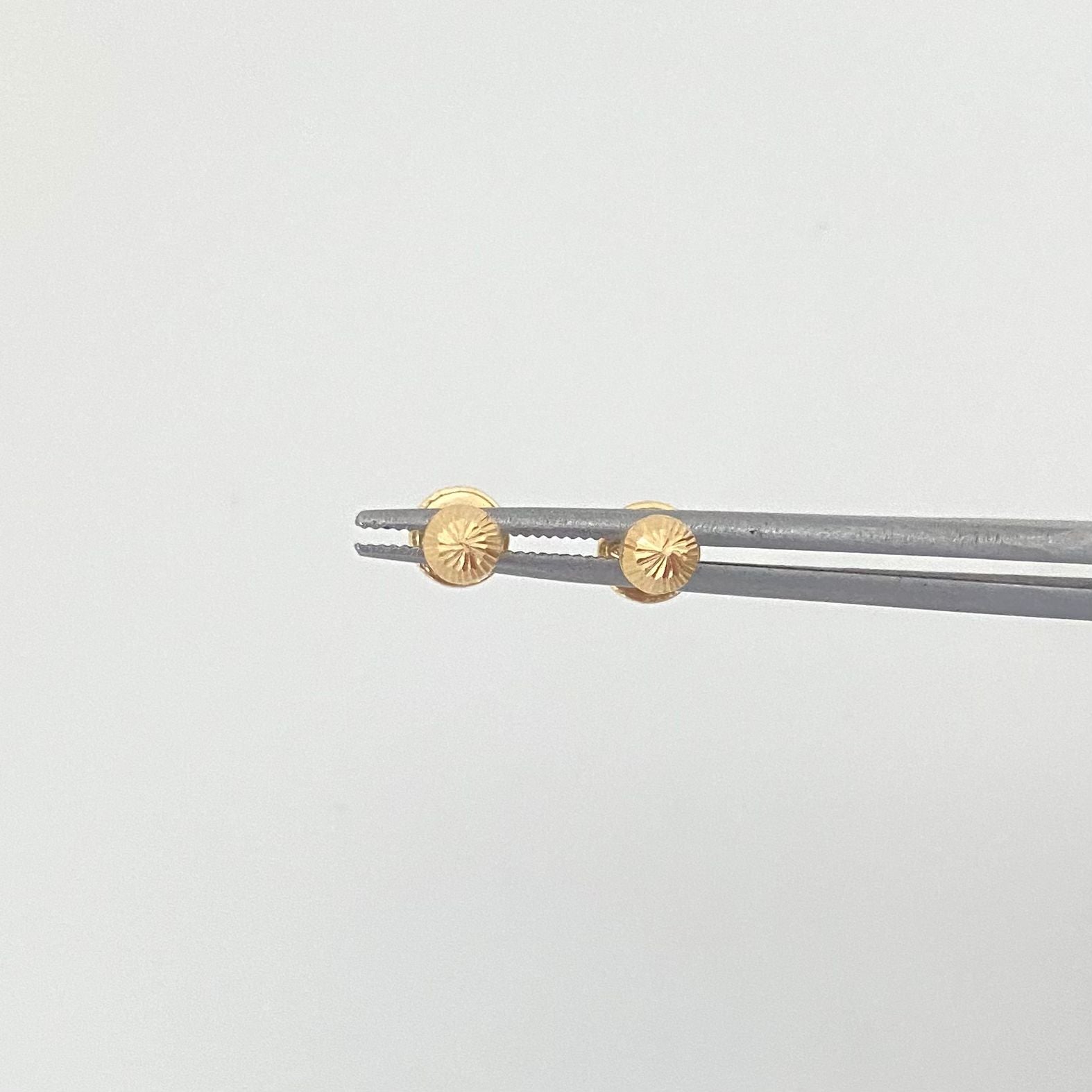 Topos bola diamantada Oro amarillo 18k 0,55 Gr / 4,0 mm