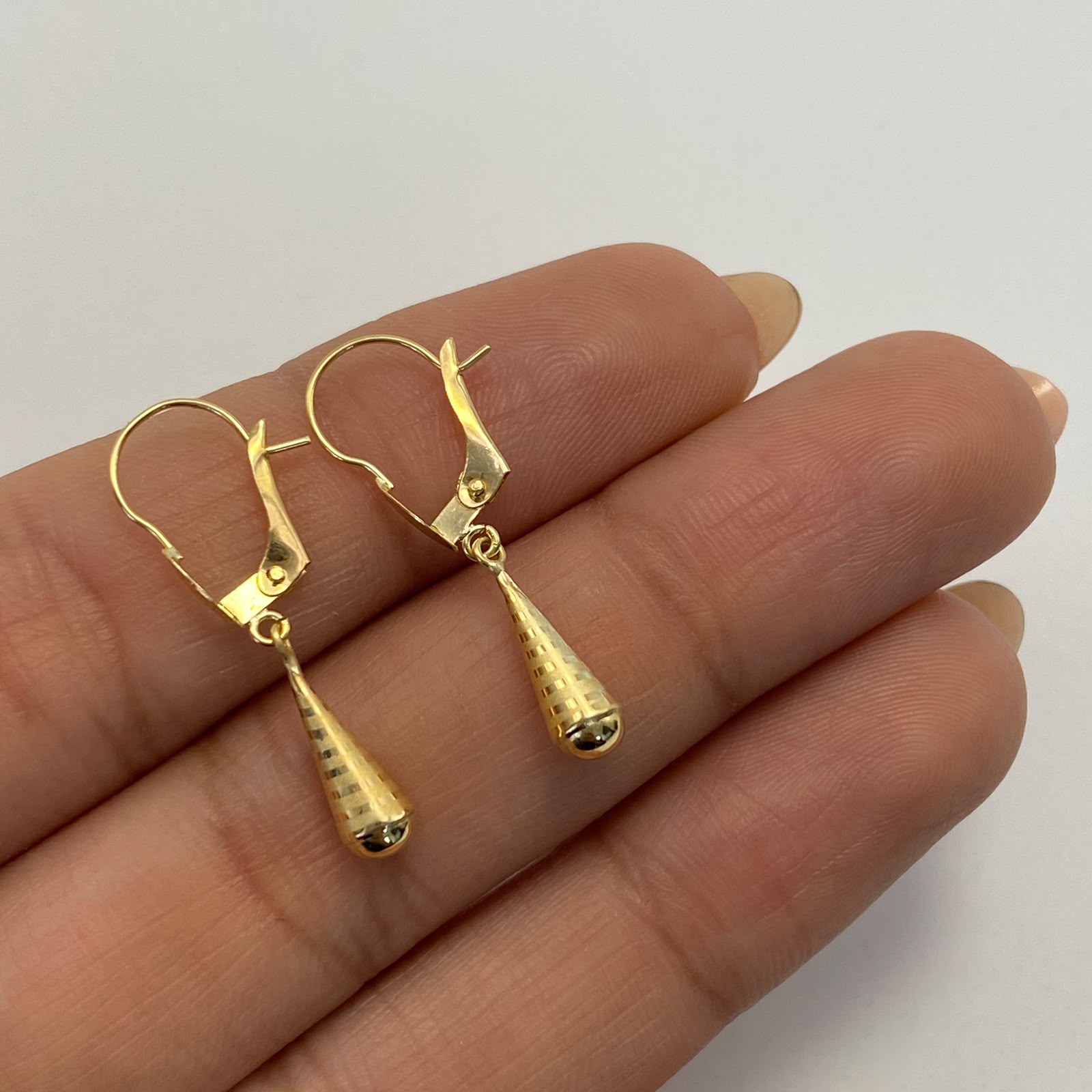 Candonga Mini lagrima Oro amarillo 18k 0,55 Gr / 2,6 Cm