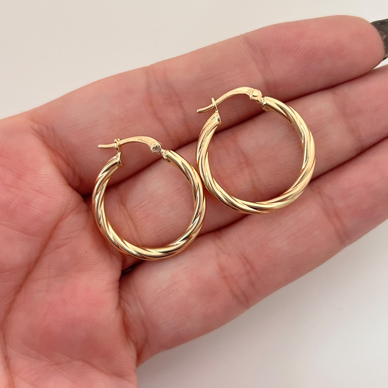 Candonga Entorchada Oro amarillo 18k 2,35 Gr / 2,3 Cm