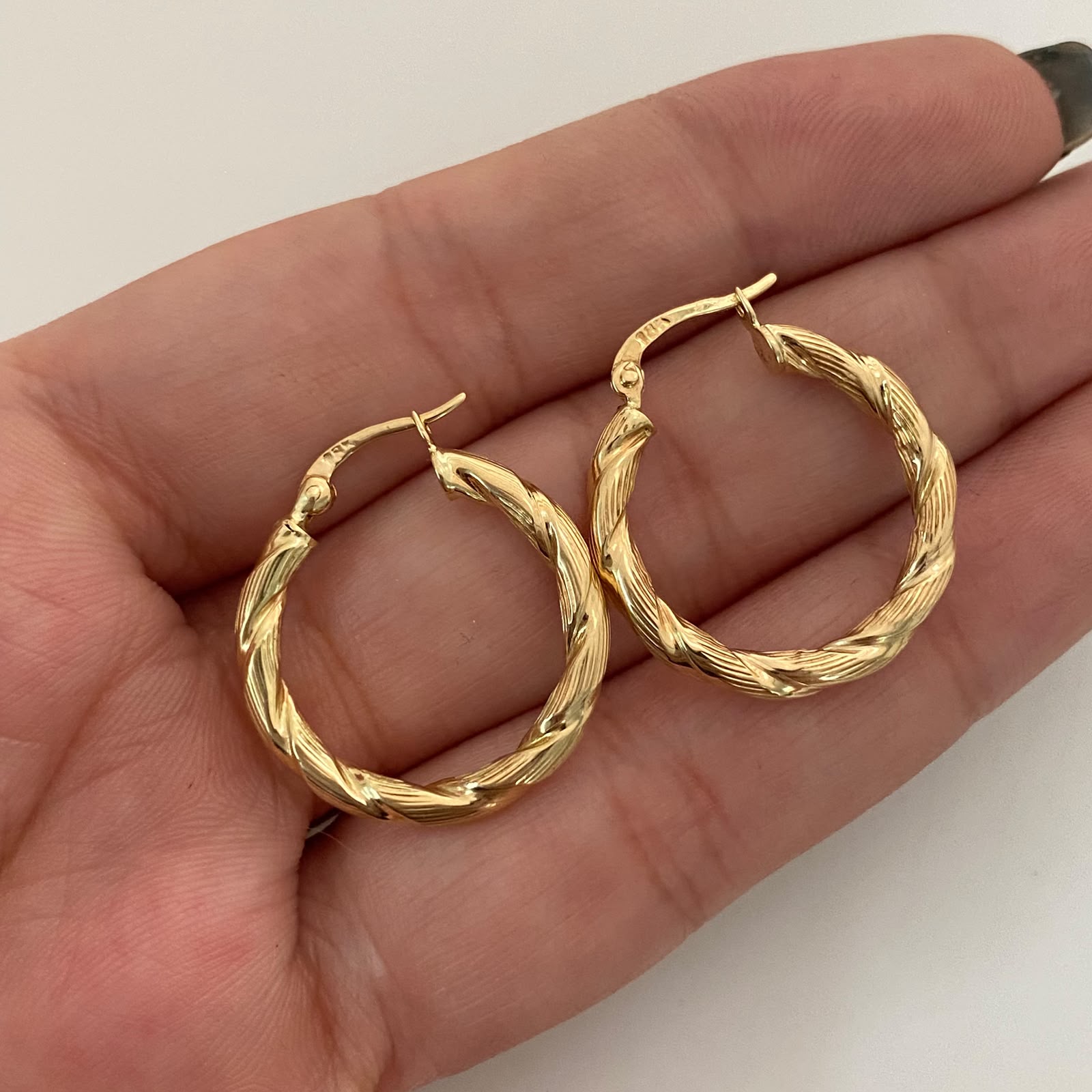 Candonga Entorchada Oro amarillo 18k 2,15 Gr / 2,4 Cm
