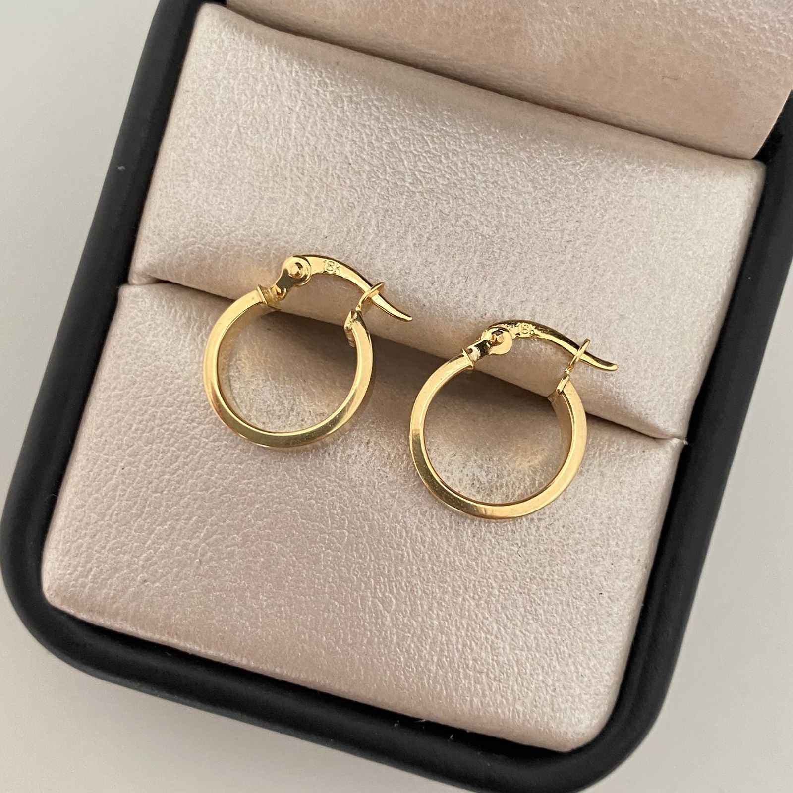 Candonga lisa Oro amarillo 18k 1,40 Gr / 1,5 Cm