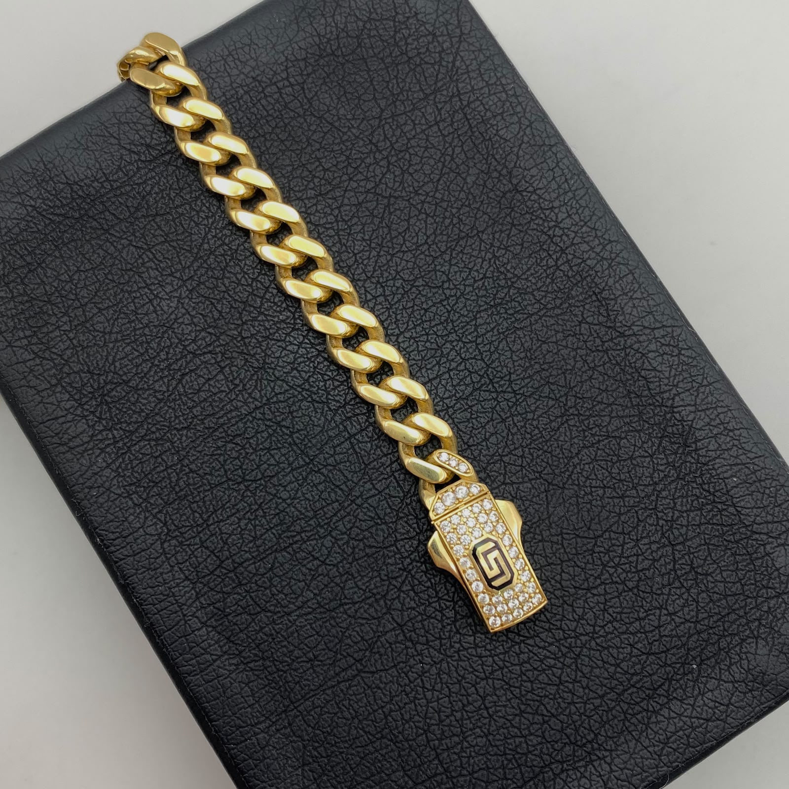 Pulso It Cubana Monch Oro amarillo 18k 13,1 Gr / 6,9 mm / 21,5 Cm