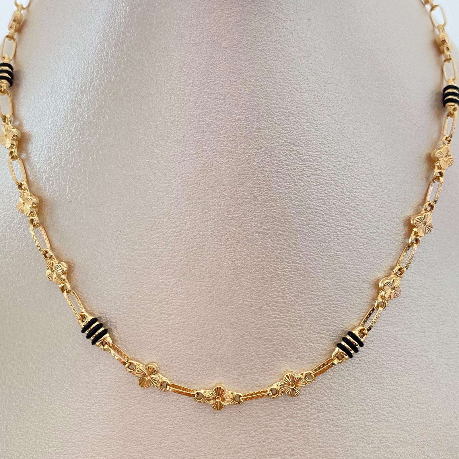 Cadena Rustica Trebol Diamantado Oro amarillo 18k 9,60 Gr / 3,8 mm / 60 Cm Broche 0,40