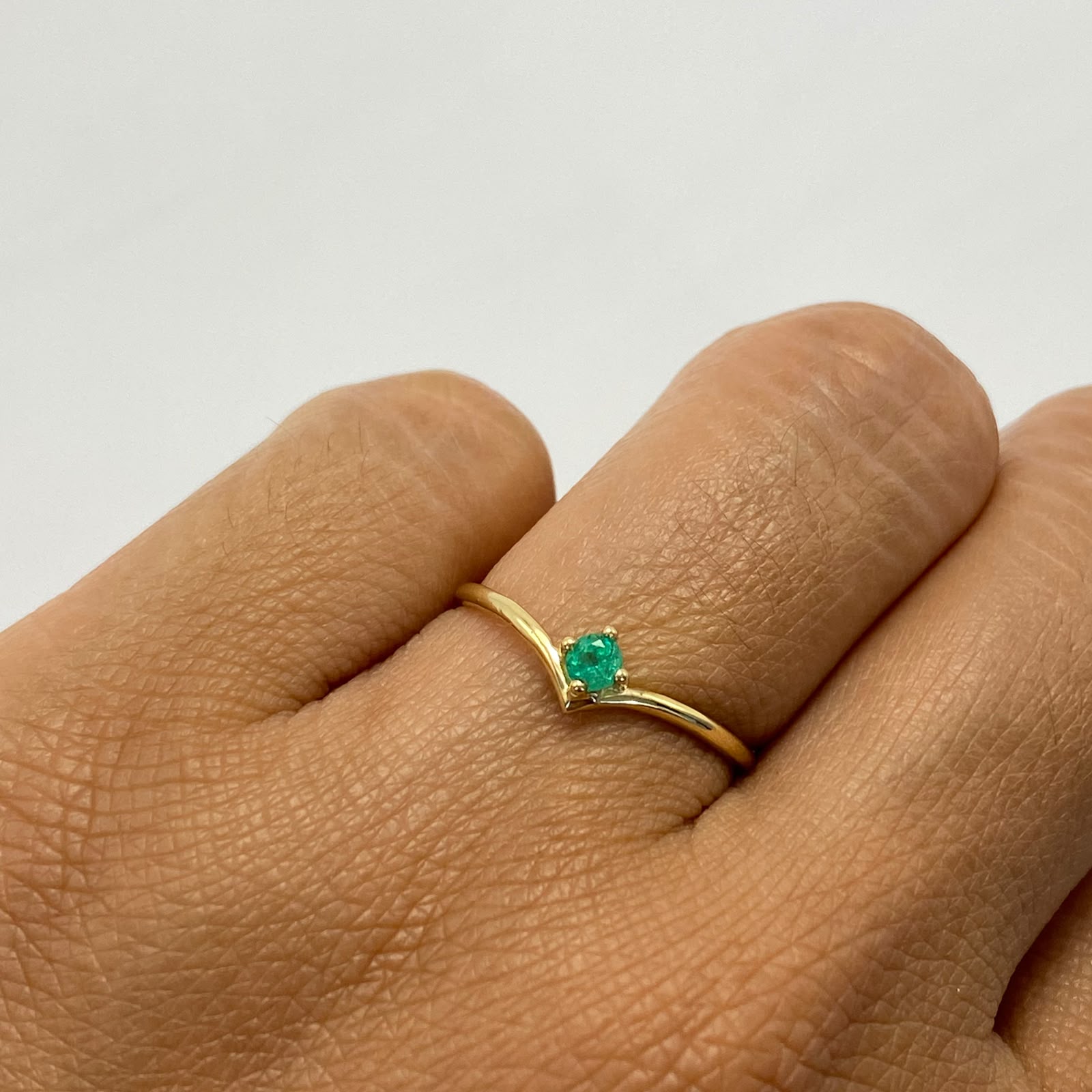 Anillo esmeralda 0.15qt  Oro amarillo / Talla 6 / 1,05 Gr